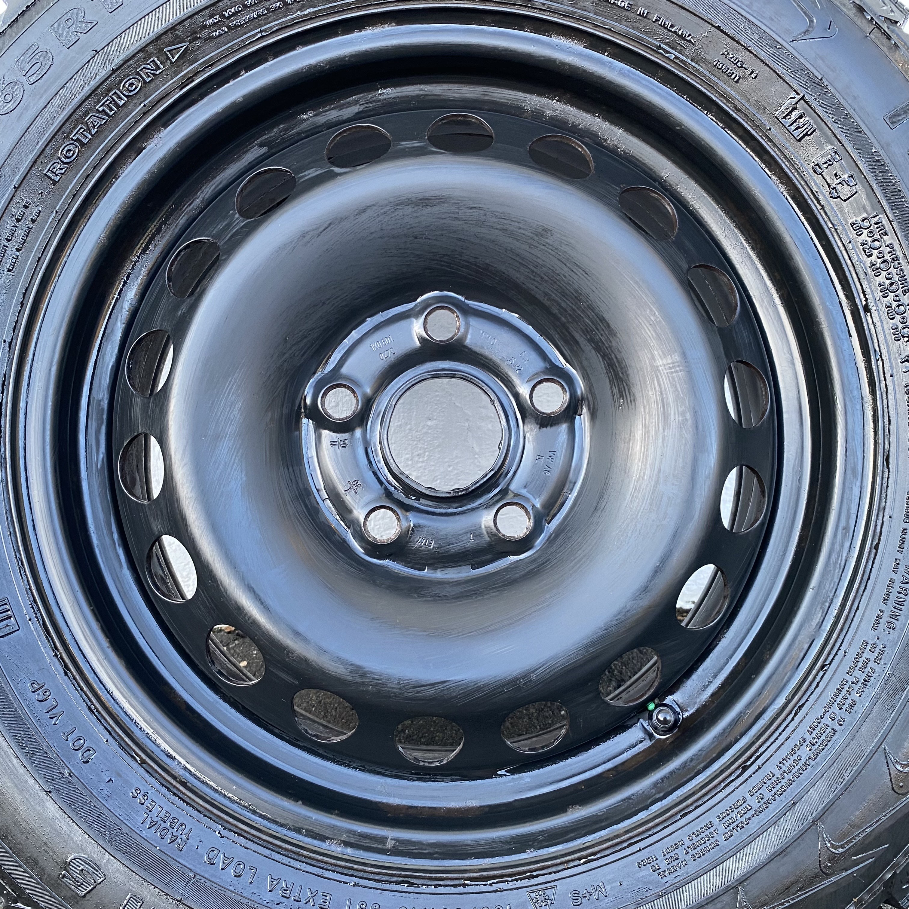 Kompletta Vinterhjul DUBB | 15" VW PLÅT 1KO601027C | 5x112 6x15 ET47 57.1 +  195/65 R15 95T Nokian Hakkapeliitta 5 | V46-2012 | 7.5mm | 7.5mm | 7.5mm | 7.5mm - 9