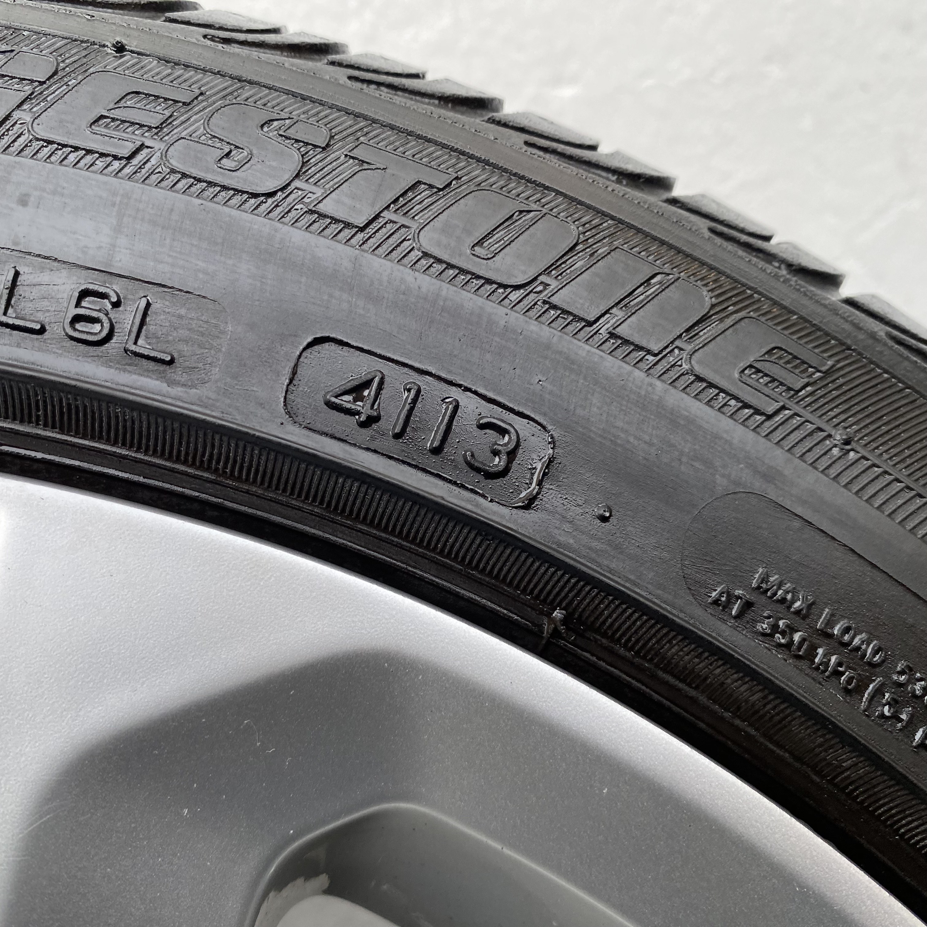 Kompletta Sommarhjul | 16" Volkswagen Polo V 6R 6R0601025T | 5x100 7x16 ET46 57.1 + 2 st 215/45 R16 90V AO Goodyear Efficient Grip Performance | V49-2021 | 7.3mm | 7.3m + 2 st 215/45 R16 86H Bridgestone Turanza ER300 | V41-2013 | 4.5mm | 4.5mm - 16