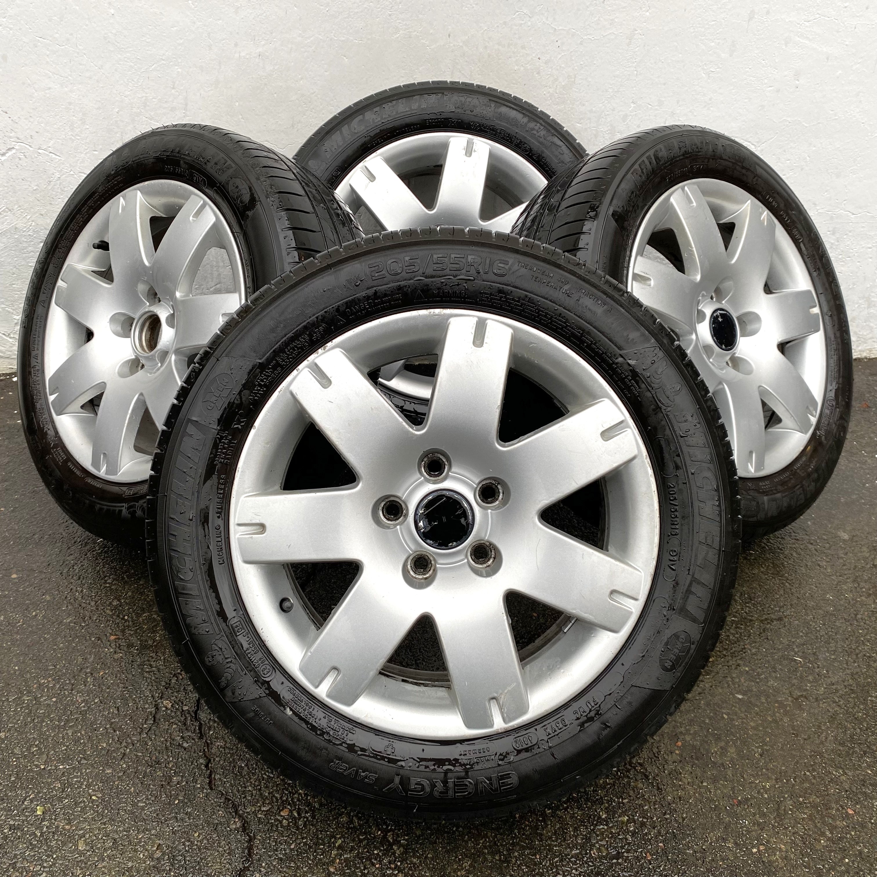 Kompletta Sommarhjul | 16" VW Passat 7 Spoke 3B0601025L | 5x112 7x16 ET37 57.1 + 205/55 R16 91V Michelin Energy Saver | V48-2012 | 4.3mm | 4.3m | 3.2mm | 3.2mm 