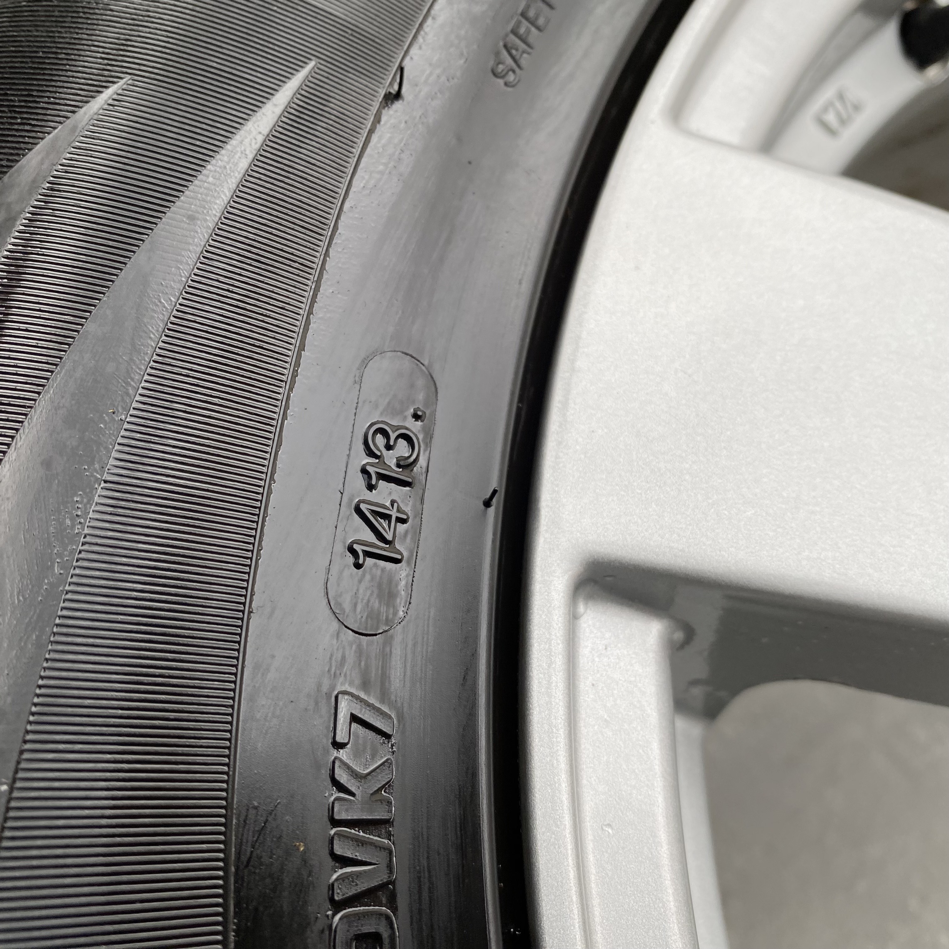 Kompletta Vinterhjul DUBB | 17" OXXO | 5x114.3 7.5x17 ET47 64.1 +  225/65 R17 102T Vredestein Arctrac SUV | V14-2013 | 5mm | 4.5mm | 4.5mm | 4.5mm - 6