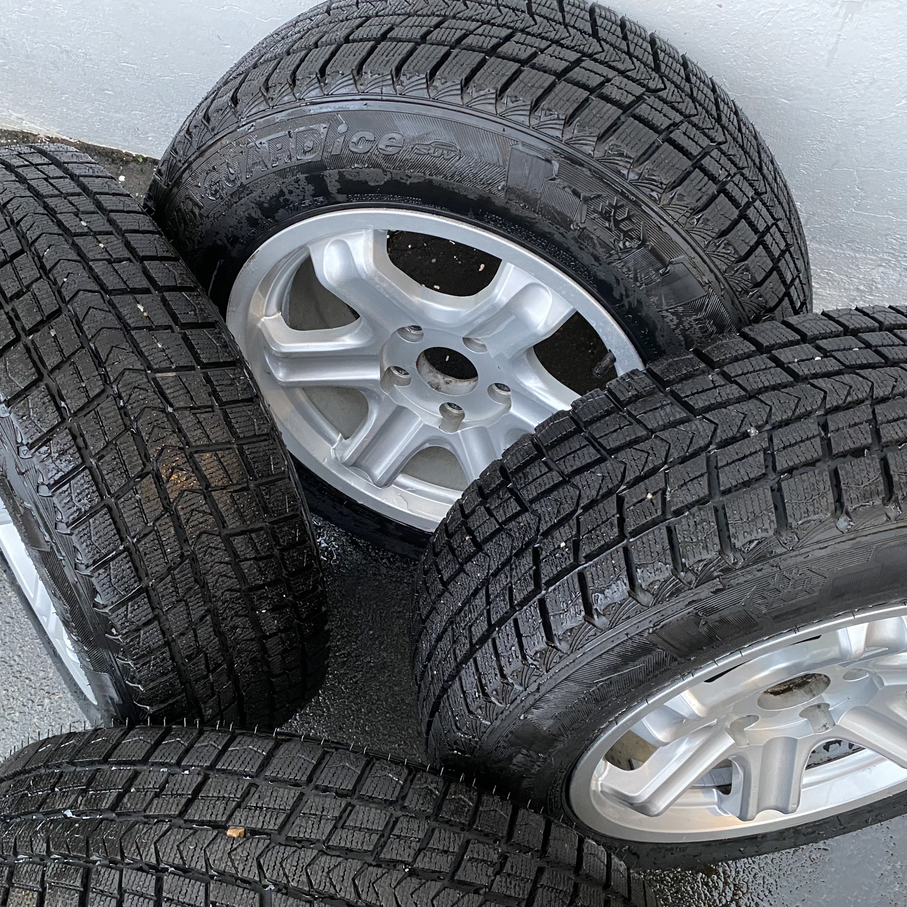Kompletta Vinterhjul M+S | 17" Fiat Freemont | 5x127 8x17 ET36 71.5 + 225/65 R17 102Q Nexen Winguard Ice SUV | V20-2022 | 9mm | 9mm | 9mm | 9mm - 4