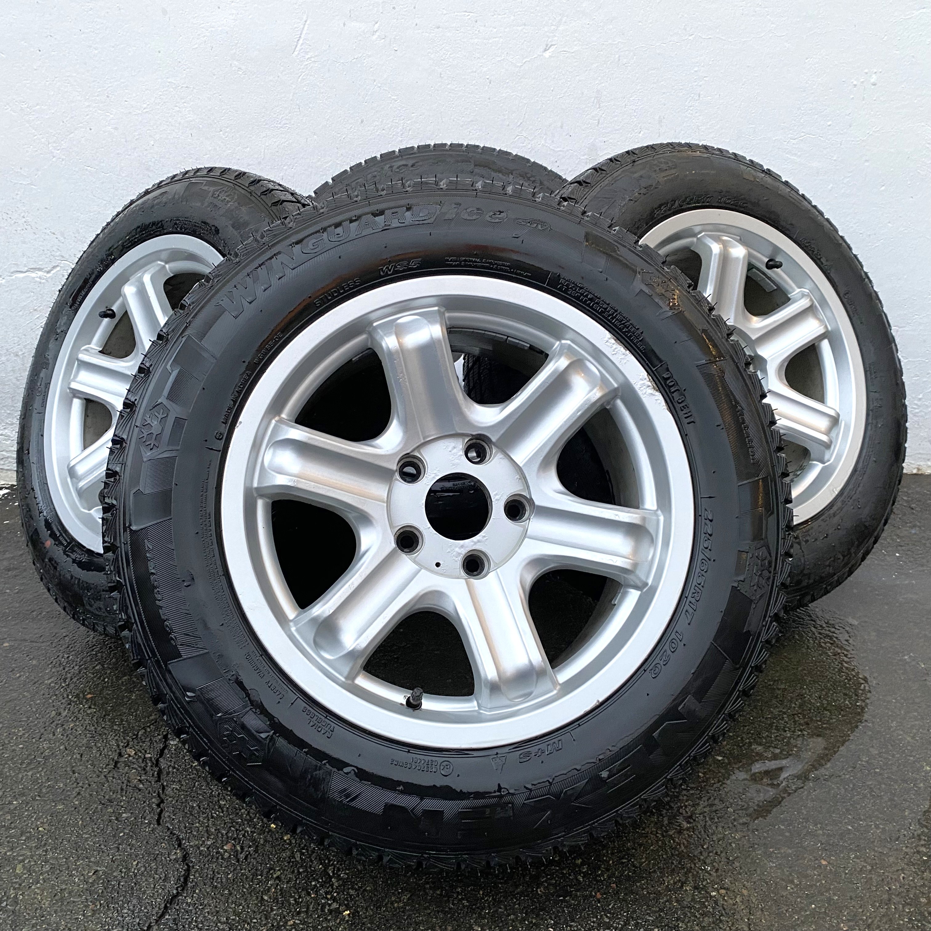 Kompletta Vinterhjul M+S | 17" Fiat Freemont | 5x127 8x17 ET36 71.5 + 225/65 R17 102Q Nexen Winguard Ice SUV | V20-2022 | 9mm | 9mm | 9mm | 9mm - 2