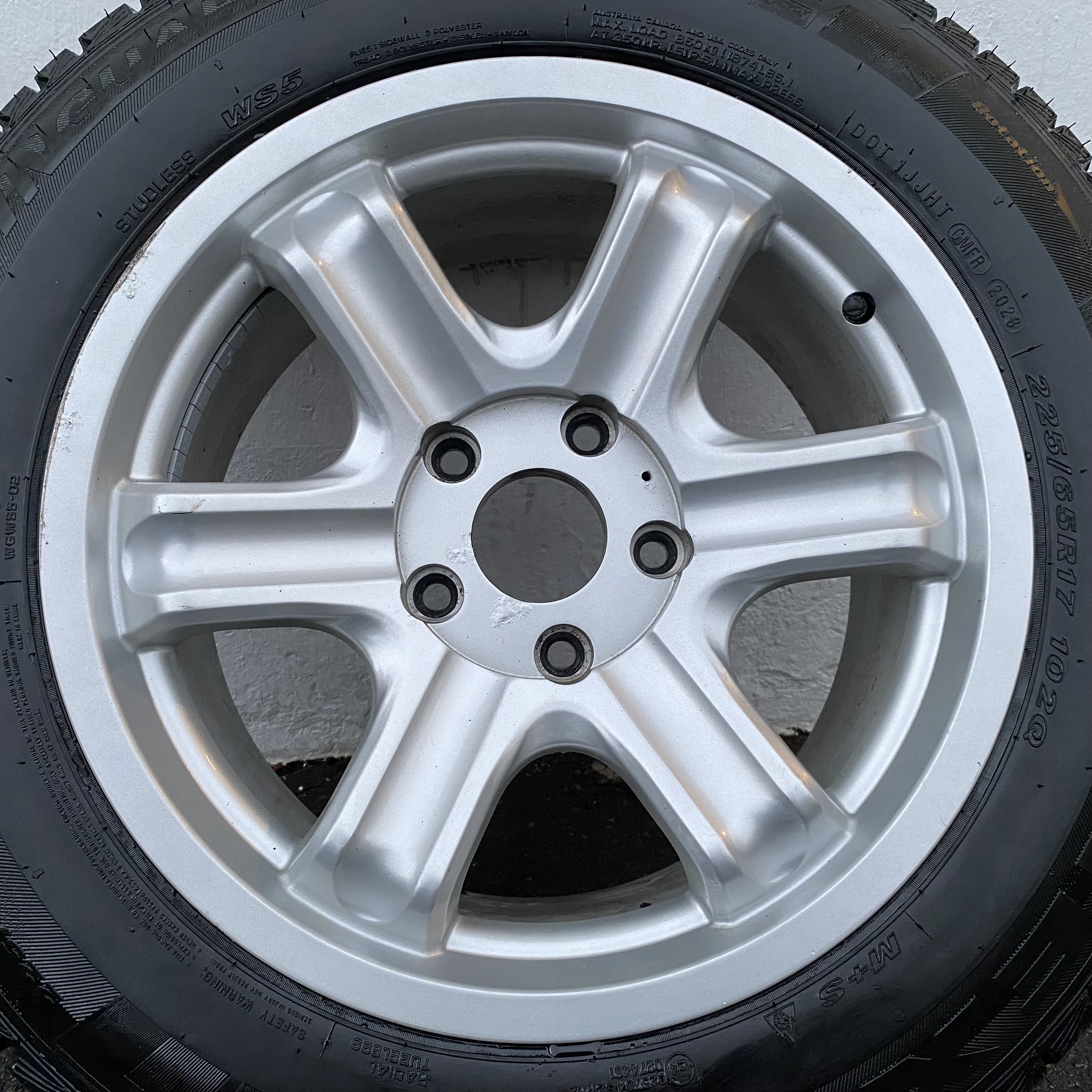 Kompletta Vinterhjul M+S | 17" Fiat Freemont | 5x127 8x17 ET36 71.5 + 225/65 R17 102Q Nexen Winguard Ice SUV | V20-2022 | 9mm | 9mm | 9mm | 9mm - 7