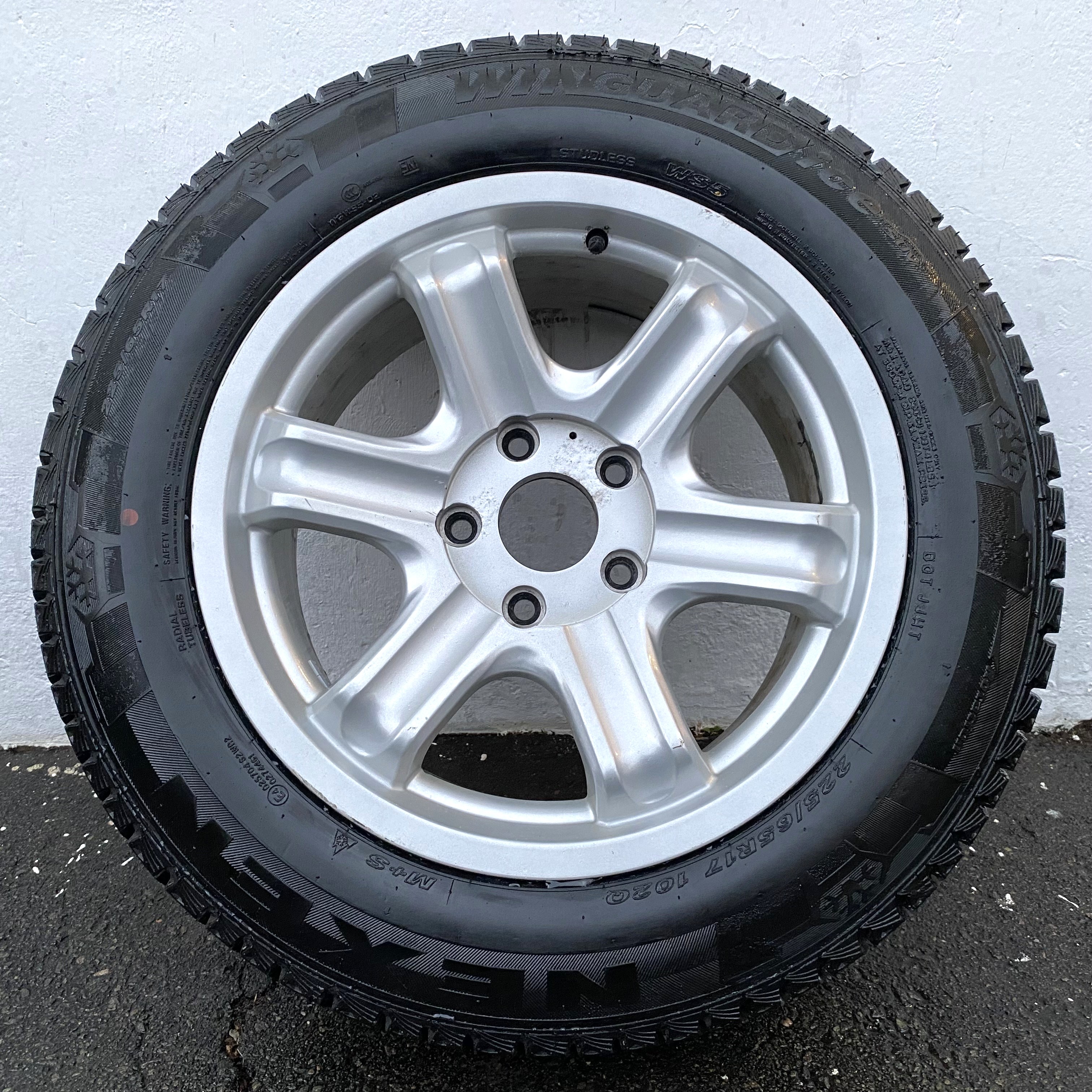Kompletta Vinterhjul M+S | 17" Fiat Freemont | 5x127 8x17 ET36 71.5 + 225/65 R17 102Q Nexen Winguard Ice SUV | V20-2022 | 9mm | 9mm | 9mm | 9mm - 8
