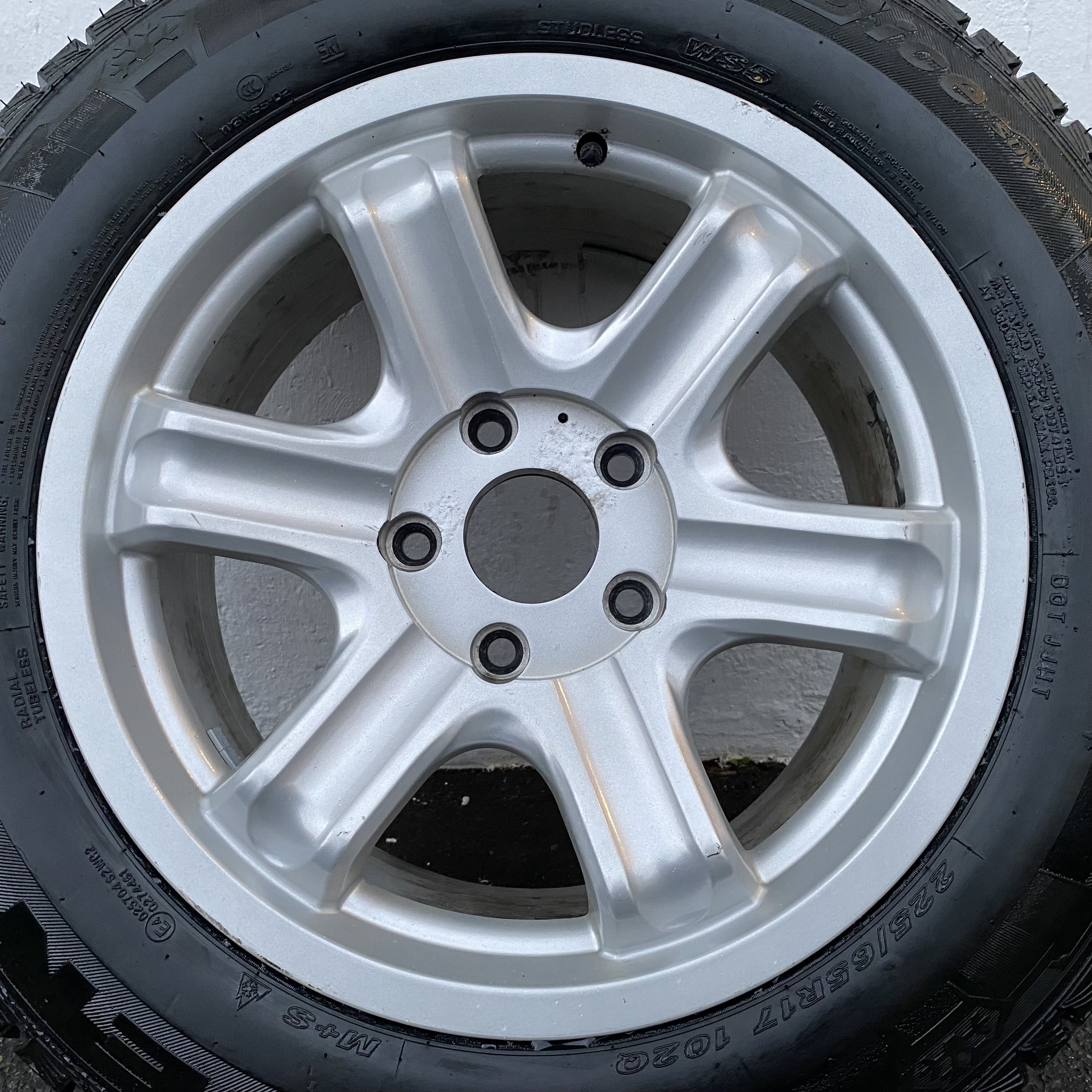 Kompletta Vinterhjul M+S | 17" Fiat Freemont | 5x127 8x17 ET36 71.5 + 225/65 R17 102Q Nexen Winguard Ice SUV | V20-2022 | 9mm | 9mm | 9mm | 9mm - 9