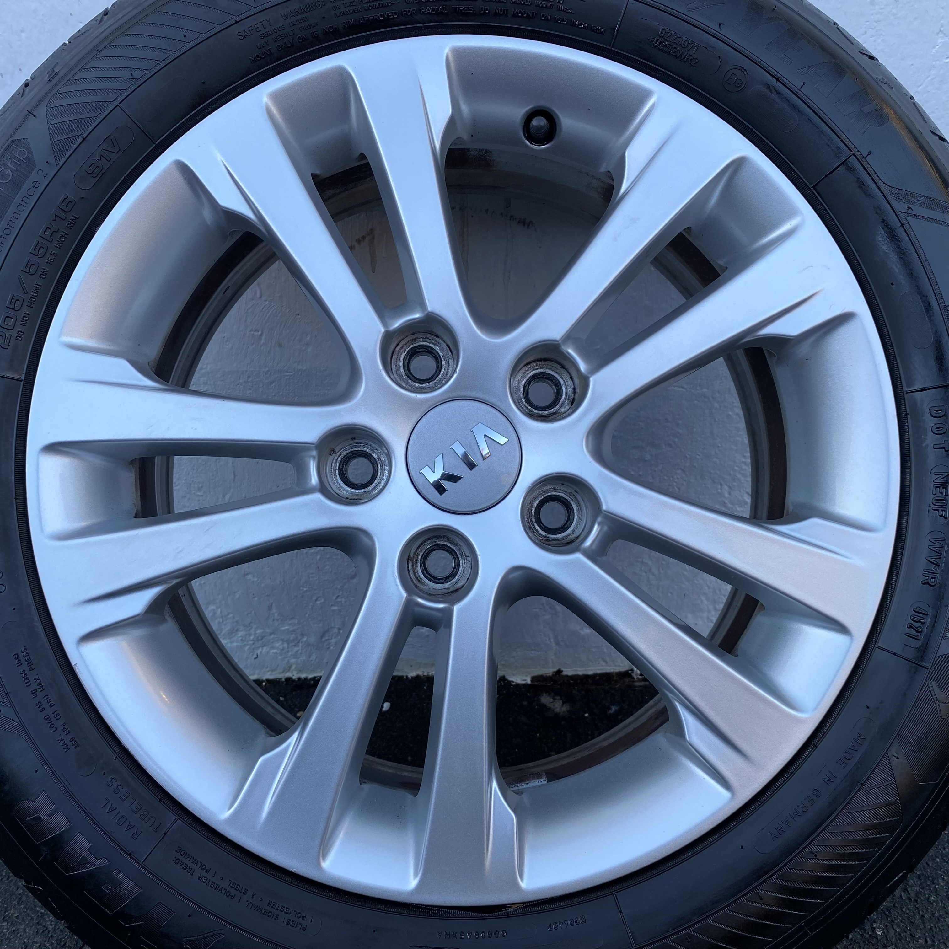 Kompletta Sommarhjul | 16" KIA CEED 52910A2220 | 5x114.3 6.5x16 ET50 67.1 + 2 st 205/55 R16 91V Goodyear Efficient Grip Performance 2 | V46-2021 | 7mm | 7mm + 2 st 205/55 R16 91V Goodyear Efficient Grip Performance  | V01-2019 | 3.5mm | 3.5mm - 12