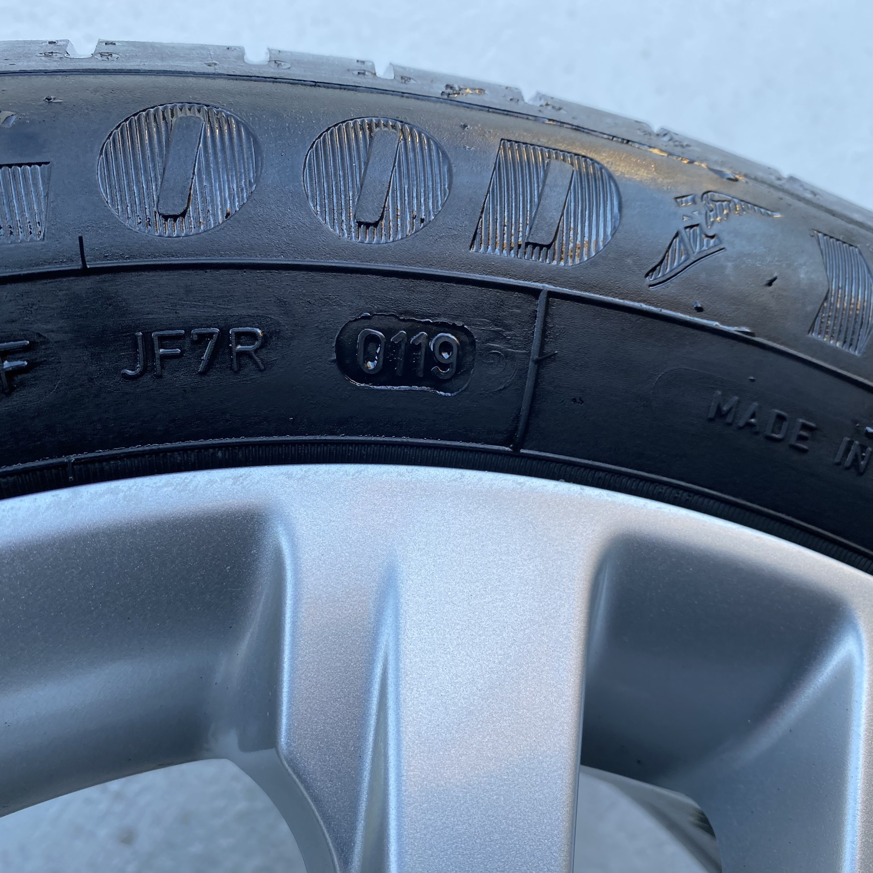 Kompletta Sommarhjul | 16" KIA CEED 52910A2220 | 5x114.3 6.5x16 ET50 67.1 + 2 st 205/55 R16 91V Goodyear Efficient Grip Performance 2 | V46-2021 | 7mm | 7mm + 2 st 205/55 R16 91V Goodyear Efficient Grip Performance  | V01-2019 | 3.5mm | 3.5mm - 8