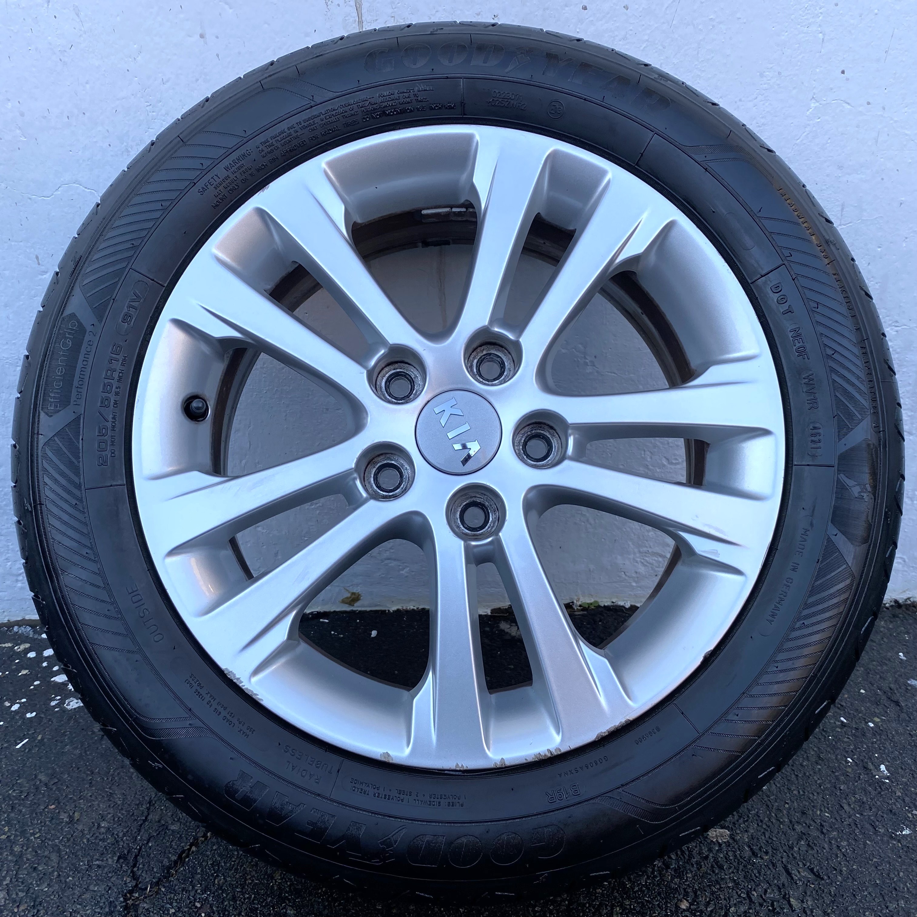 Kompletta Sommarhjul | 16" KIA CEED 52910A2220 | 5x114.3 6.5x16 ET50 67.1 + 2 st 205/55 R16 91V Goodyear Efficient Grip Performance 2 | V46-2021 | 7mm | 7mm + 2 st 205/55 R16 91V Goodyear Efficient Grip Performance  | V01-2019 | 3.5mm | 3.5mm - 14