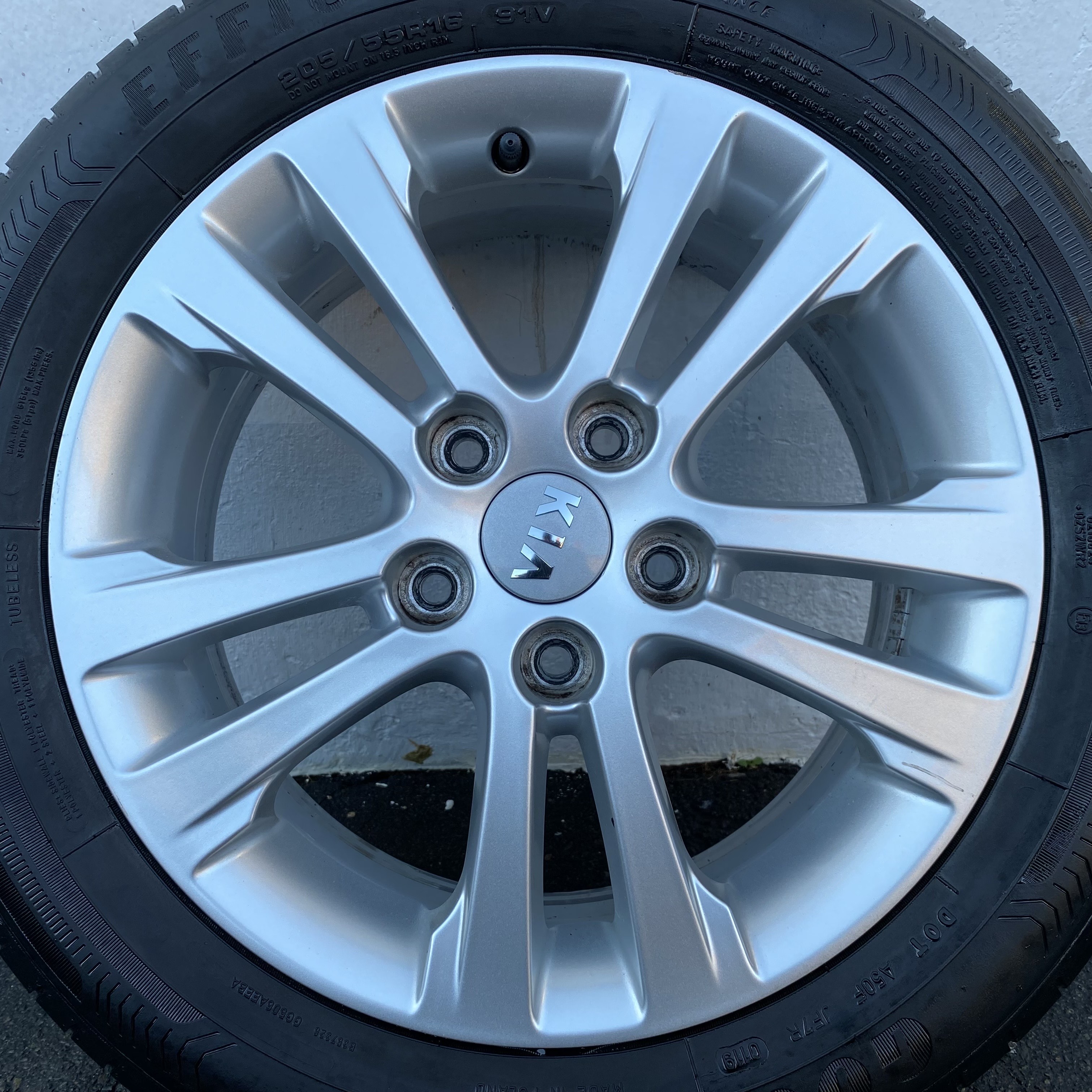 Kompletta Sommarhjul | 16" KIA CEED 52910A2220 | 5x114.3 6.5x16 ET50 67.1 + 2 st 205/55 R16 91V Goodyear Efficient Grip Performance 2 | V46-2021 | 7mm | 7mm + 2 st 205/55 R16 91V Goodyear Efficient Grip Performance  | V01-2019 | 3.5mm | 3.5mm - 7