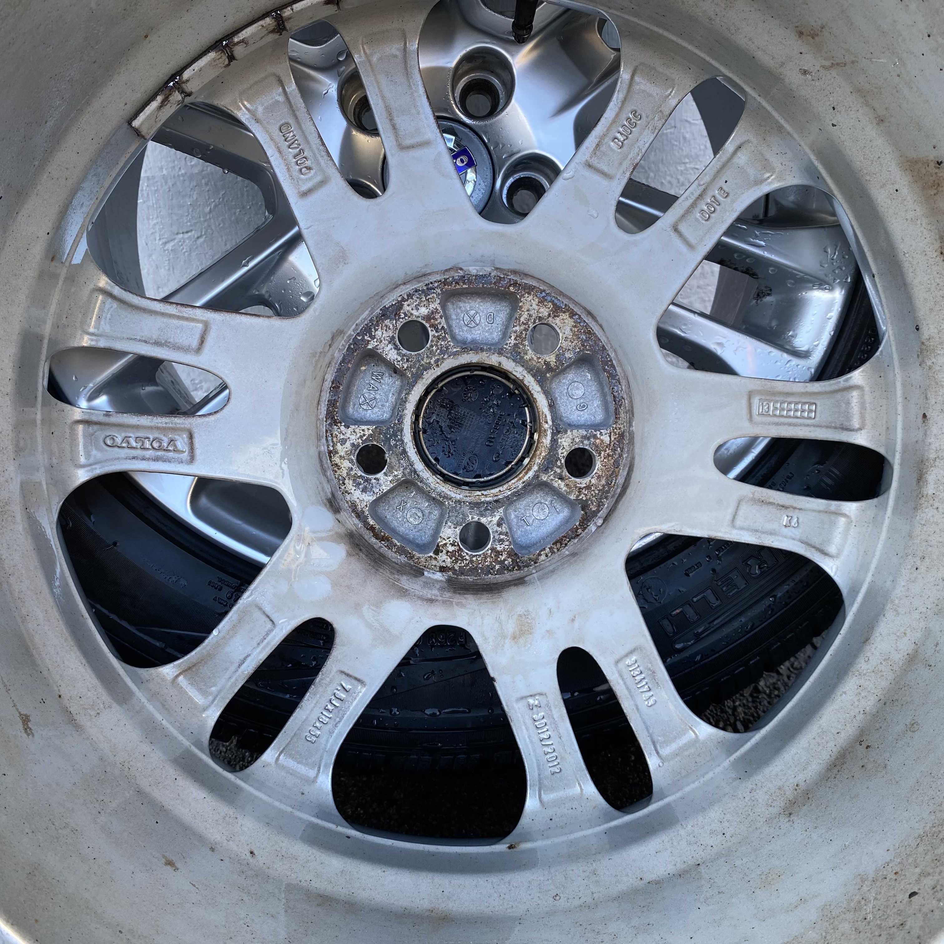 Kompletta Vinterhjul M+S | 18" VOLVO XC60 31341743 | 5x108 7.5x18 ET55 63.4 + 235/60 R18 107H Pirelli Scorpion Ice Snow | V24-2012 | 4.3mm | 3.9mm | 3.7mm | 2.8mm - 17