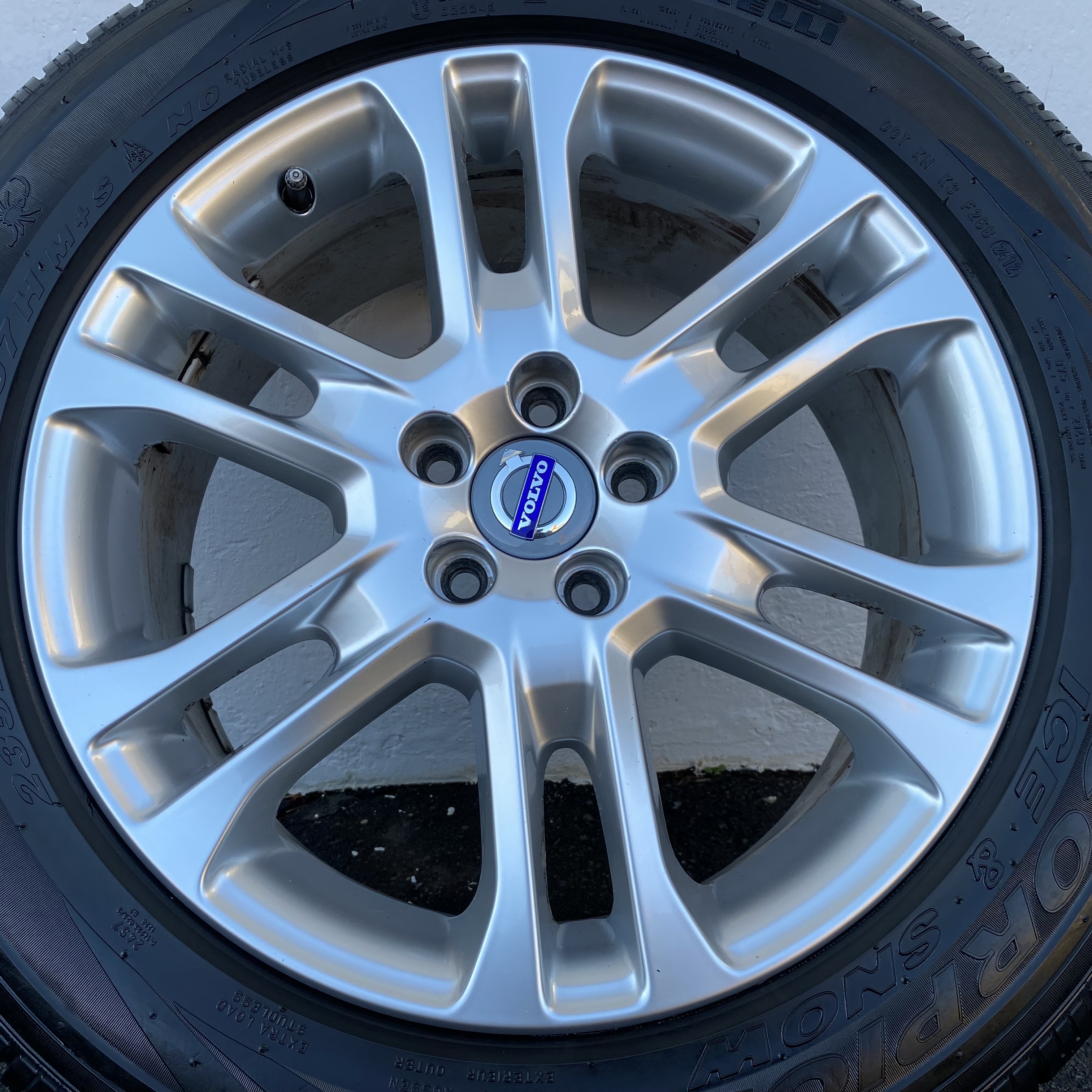 Kompletta Vinterhjul M+S | 18" VOLVO XC60 31341743 | 5x108 7.5x18 ET55 63.4 + 235/60 R18 107H Pirelli Scorpion Ice Snow | V24-2012 | 4.3mm | 3.9mm | 3.7mm | 2.8mm - 15