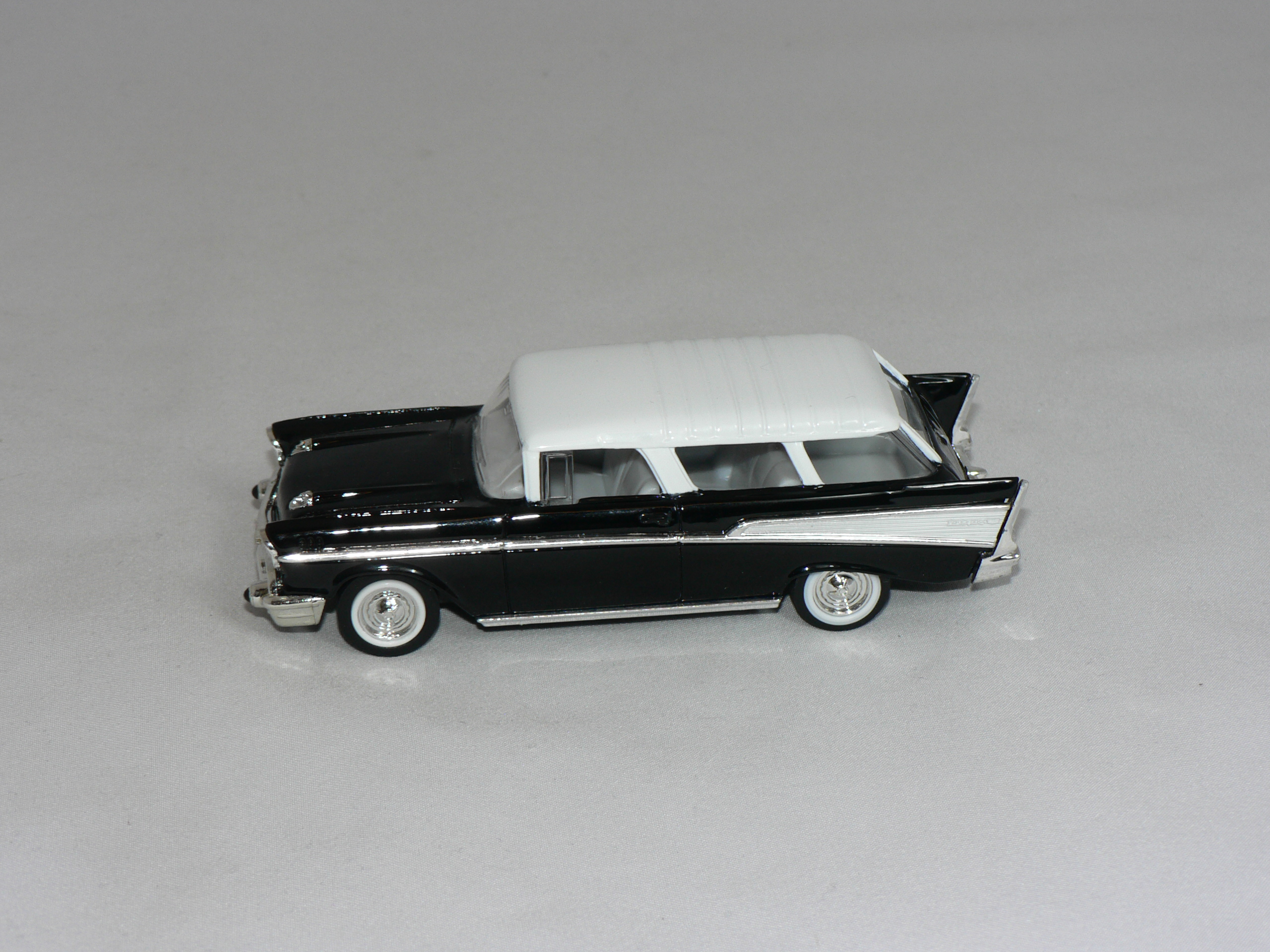 Chevrolet Nomad  1957   1:43  Road Legends - 3