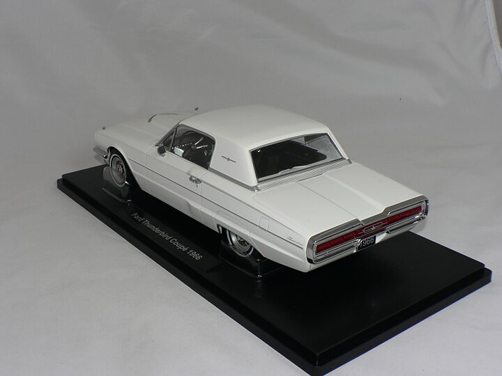 Ford Thunderbird   Coupe 1966  1:18  KK Scale