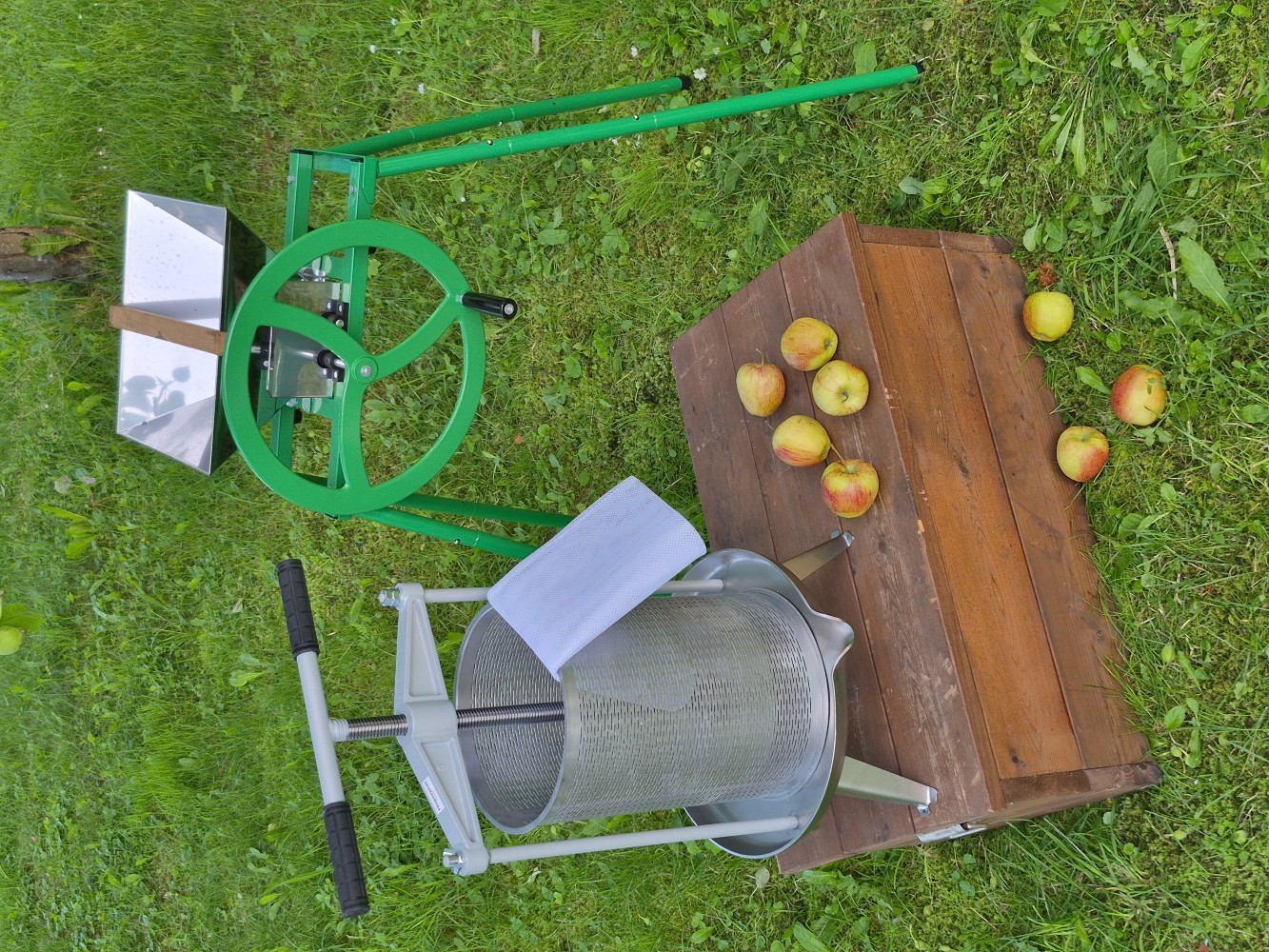  frugtpresse Hobby 18l rustfrit  med filter og manuel frugtkværn Hobby 9l med støtteben - 2
