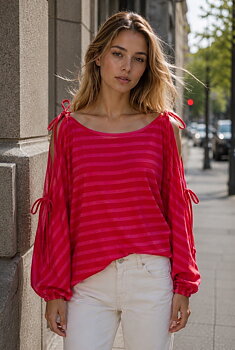 Top stripes red