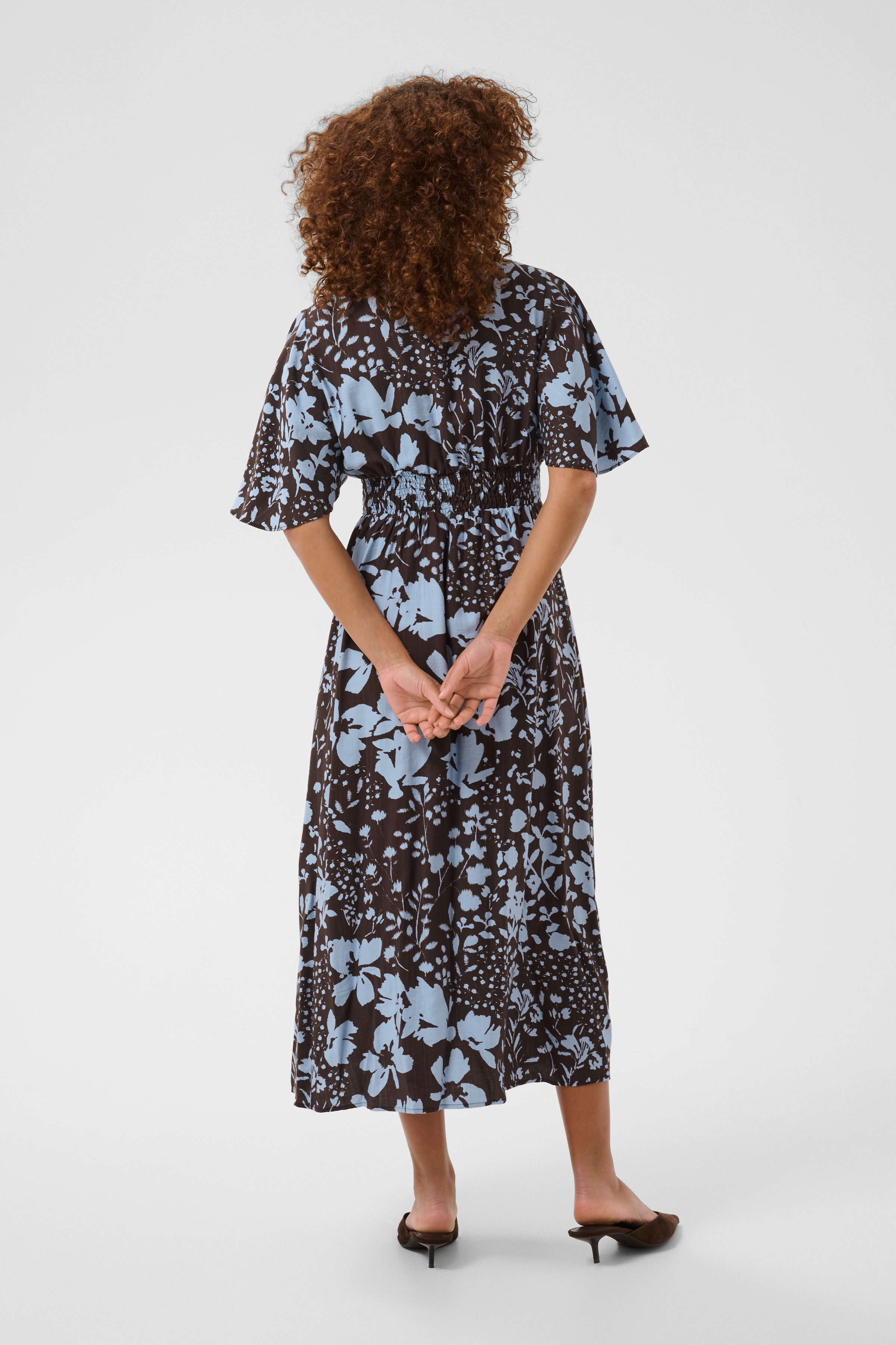 KAnadira Dress Coffee Bean/Blue Fog Flower Mönstrad Klänning