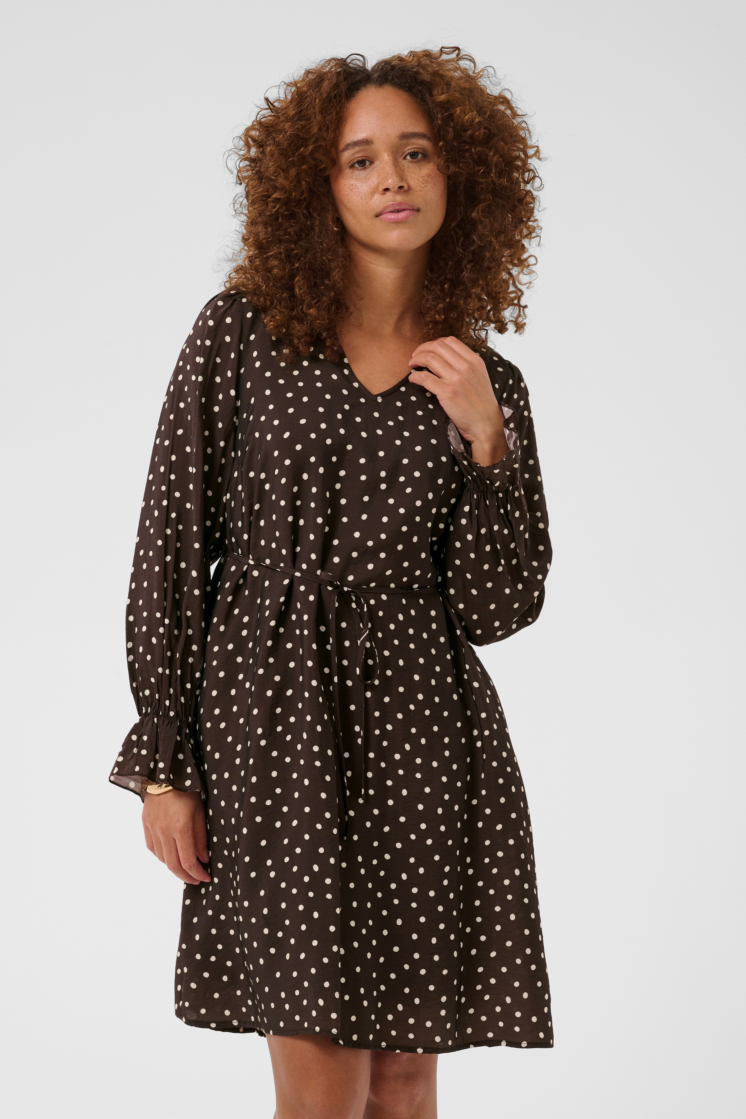 KAdotte Dress Coffee Bean Prickig kort klänning