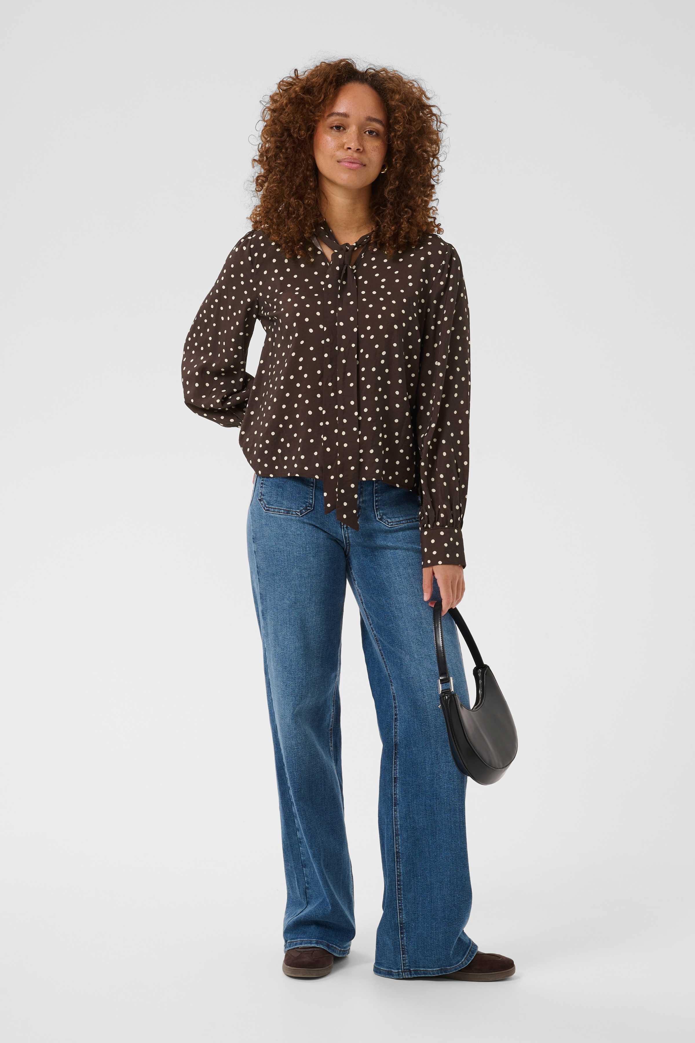 KAdotte Blouse Coffe Bean Prickig Blus med knyt