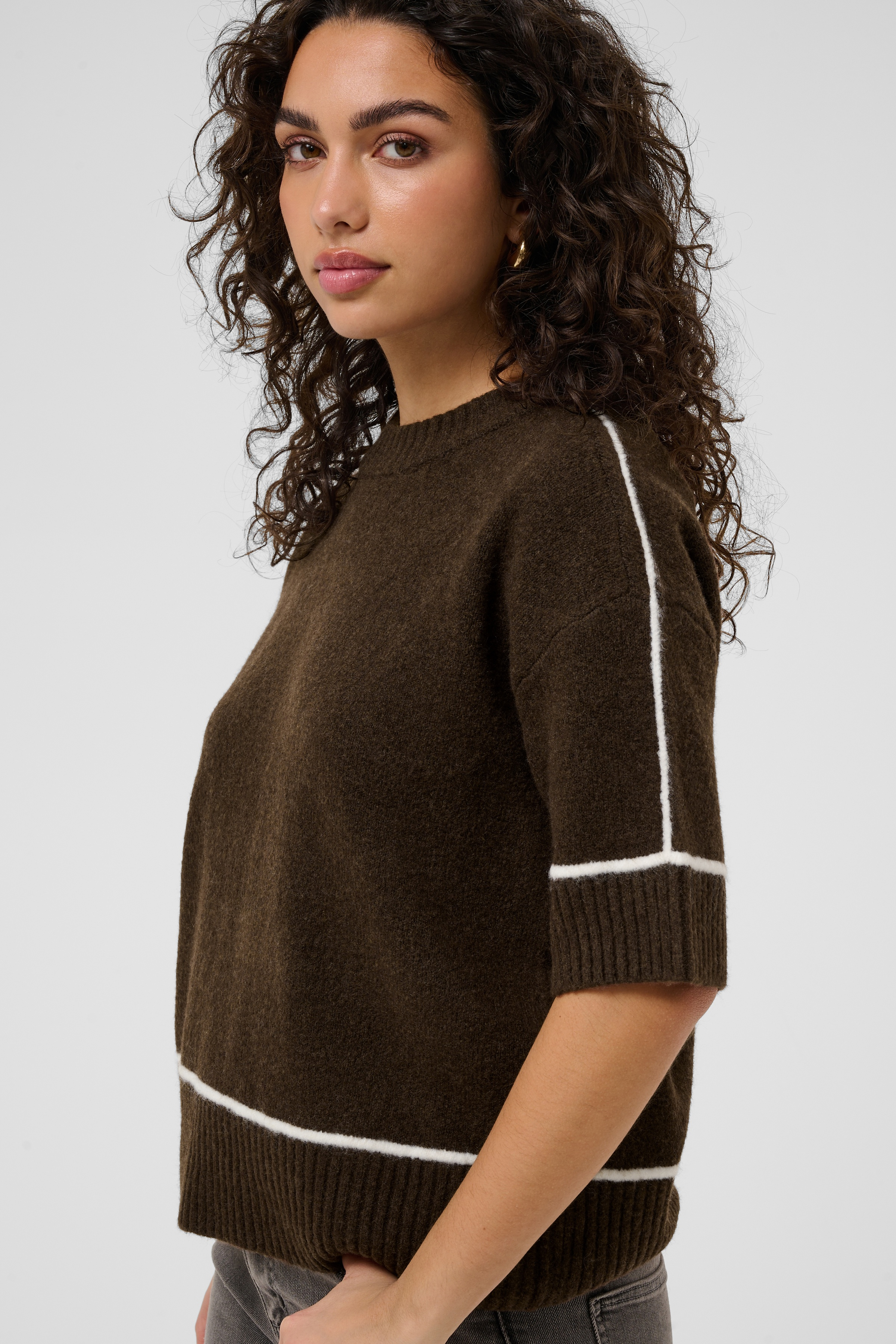 KAjinie Pullover Coffee Bean Stickad tröja med kort ärm - 5
