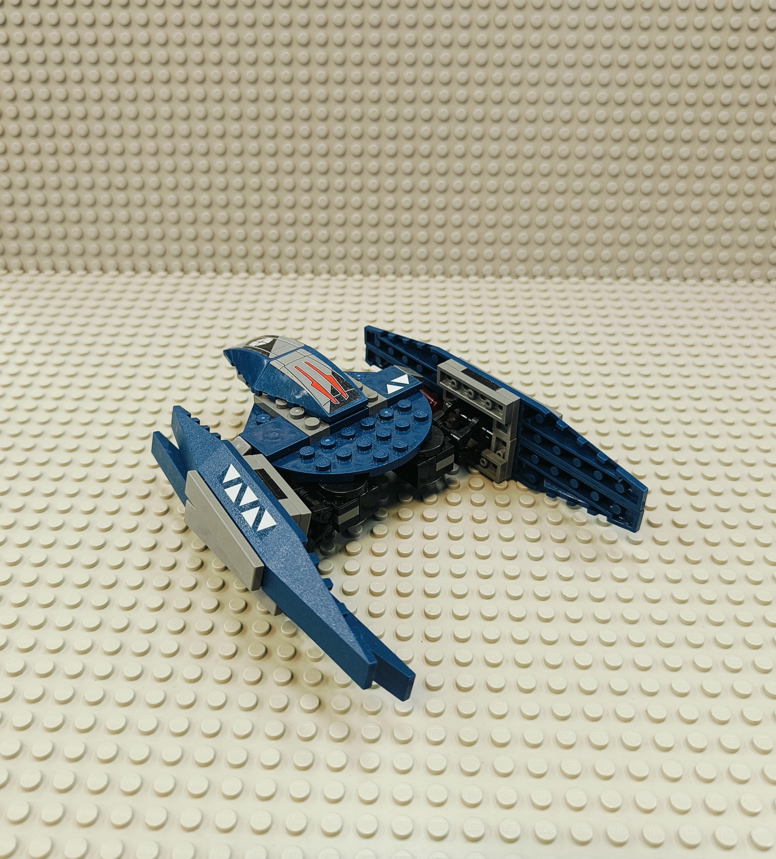 LEGO 7751 Ahsoka's Starfighter and Vulture Droid Käytetty - 2