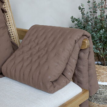 Aix Soft Quilt - Valnöt