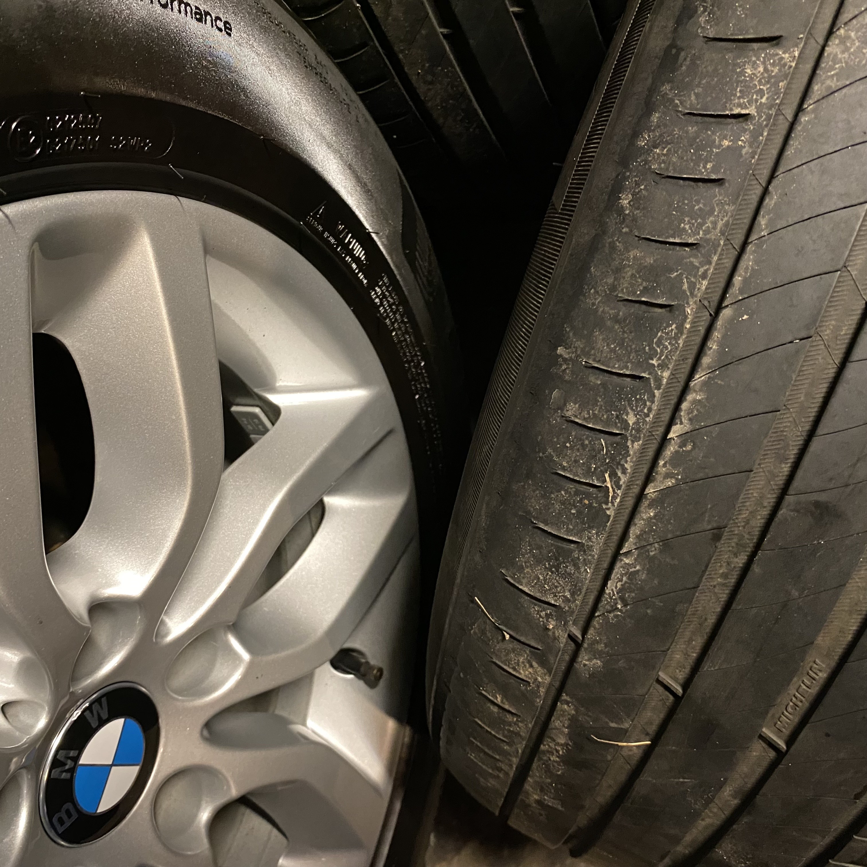 Kompletta Sommarhjul | 17" BMW 6787576 X3 F25 + X4 F26 | 5x120 7.5x17 ET32 72.6 + 225/60 R17 99V Michelin Primacy 4 | V47-2021 | 4mm | 4m | 3.5mm | 3.5mm  - 8