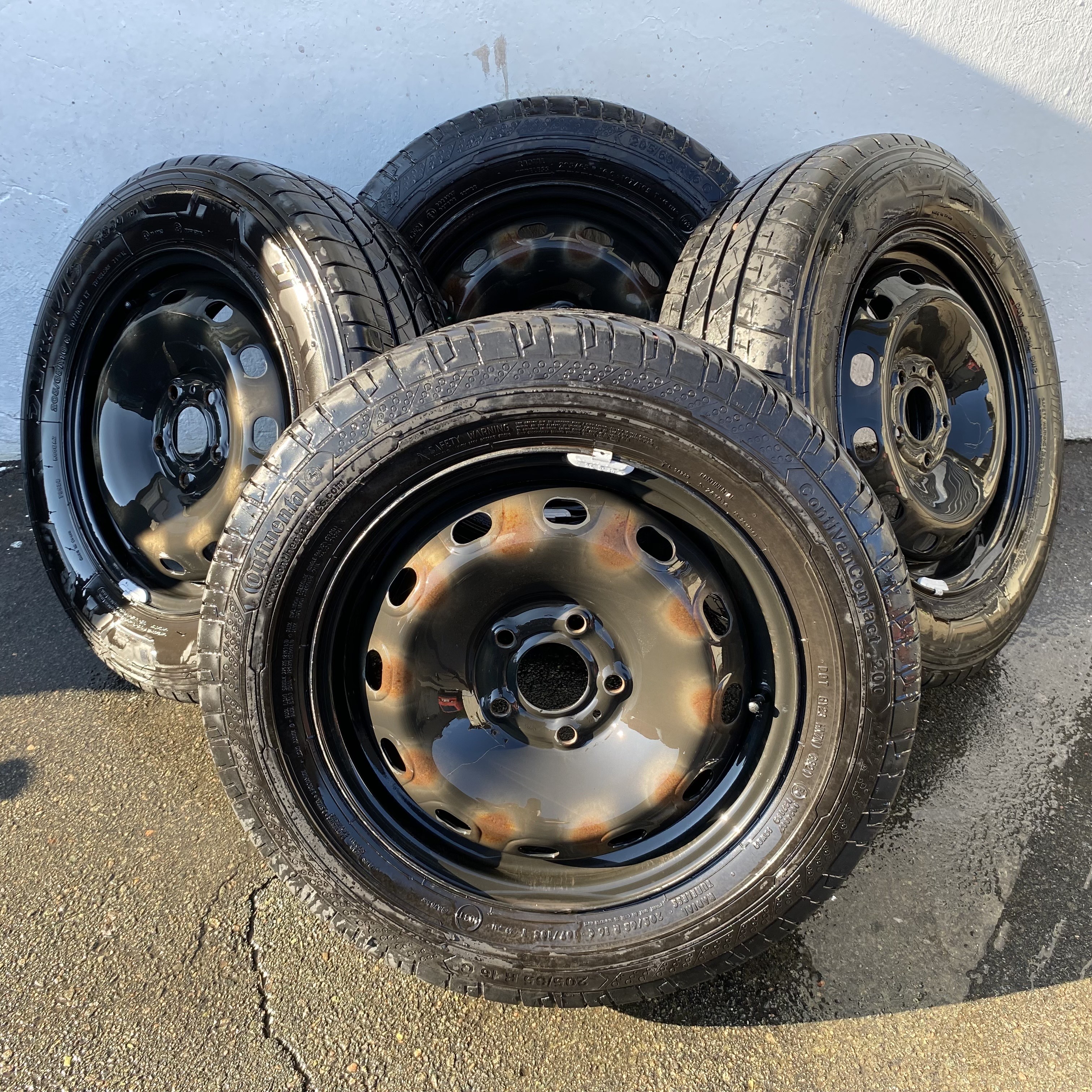 Kompletta Sommarhjul | 16" OPEL VIVARO | 5x114.3 6x16 ET50 66.1 + 2 st 205/65 R16C 107/105T Continental ContiVanContact 200 | V38-2021 | 8.4mm | 7.8mm + 2 st 205/65 R16C 107/105T Bridgestone Duravis R660 Eco | V40-2022 | 6.6mm | 5.8m - 2