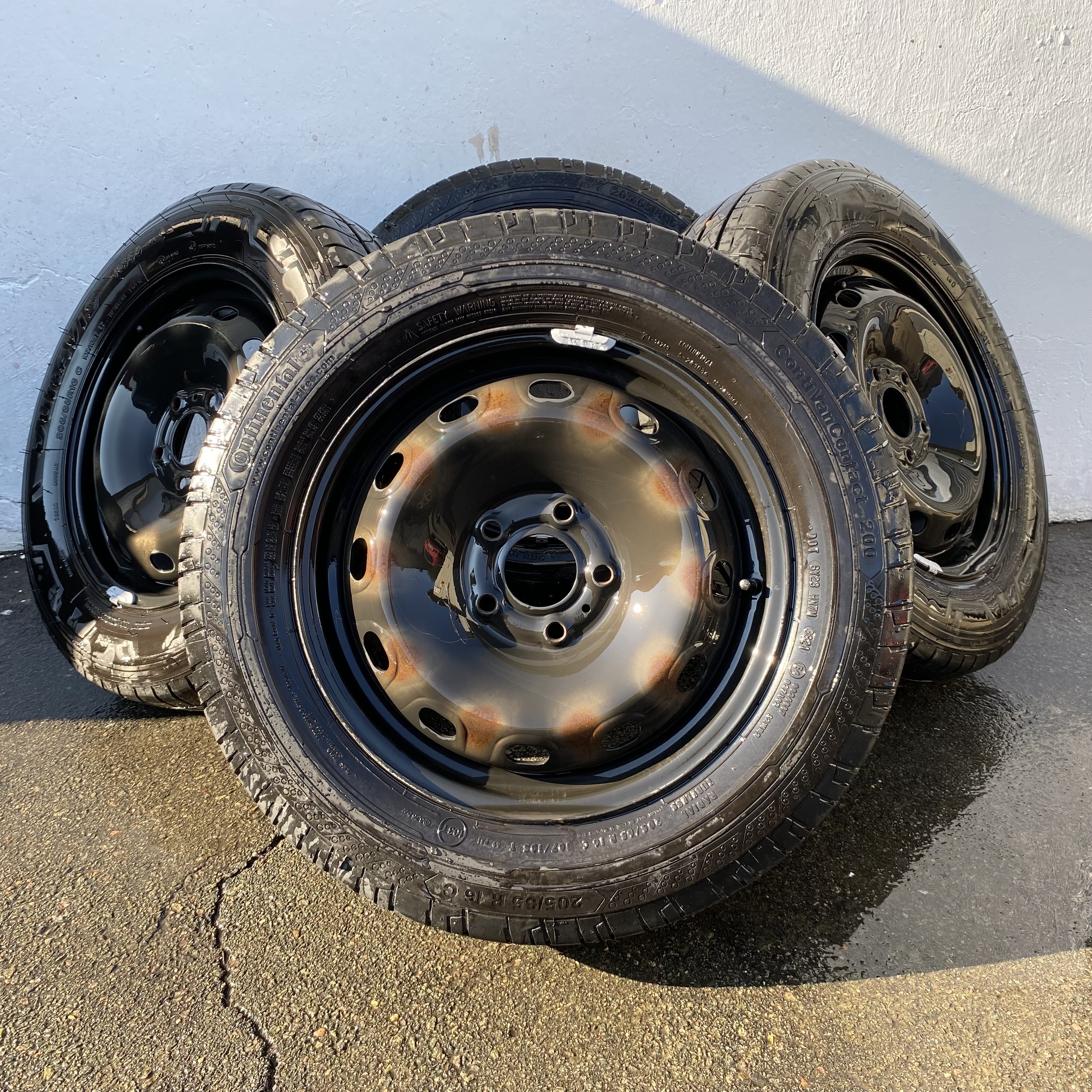 Kompletta Sommarhjul | 16" OPEL VIVARO | 5x114.3 6x16 ET50 66.1 + 2 st 205/65 R16C 107/105T Continental ContiVanContact 200 | V38-2021 | 8.4mm | 7.8mm + 2 st 205/65 R16C 107/105T Bridgestone Duravis R660 Eco | V40-2022 | 6.6mm | 5.8m