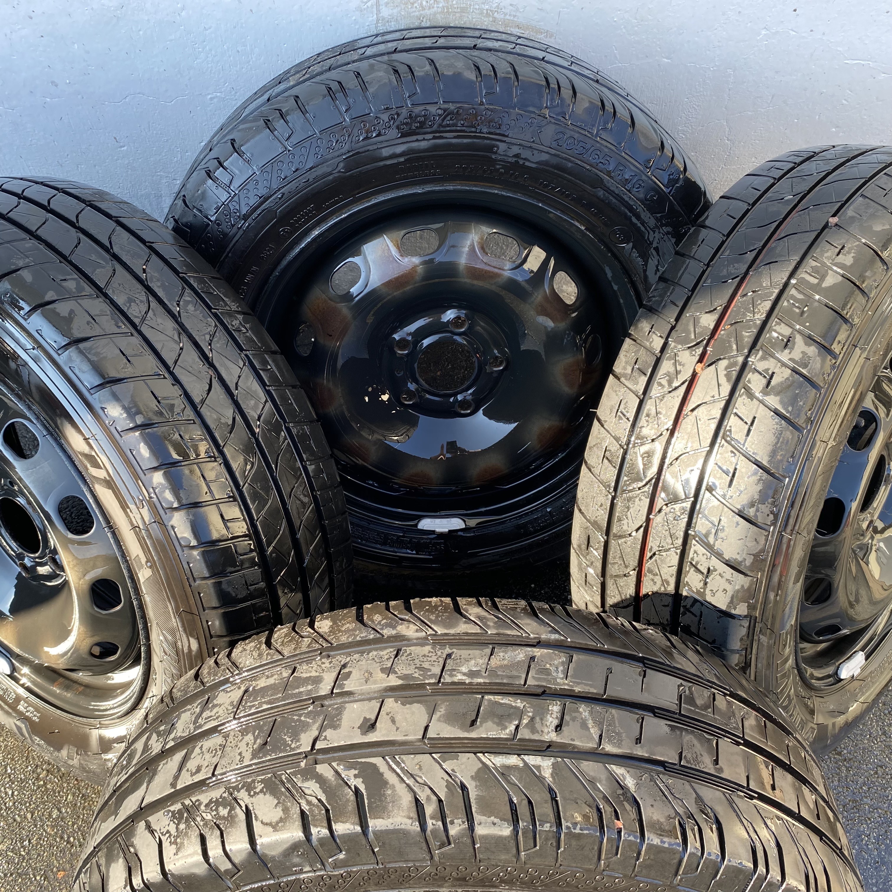 Kompletta Sommarhjul | 16" OPEL VIVARO | 5x114.3 6x16 ET50 66.1 + 2 st 205/65 R16C 107/105T Continental ContiVanContact 200 | V38-2021 | 8.4mm | 7.8mm + 2 st 205/65 R16C 107/105T Bridgestone Duravis R660 Eco | V40-2022 | 6.6mm | 5.8m - 3
