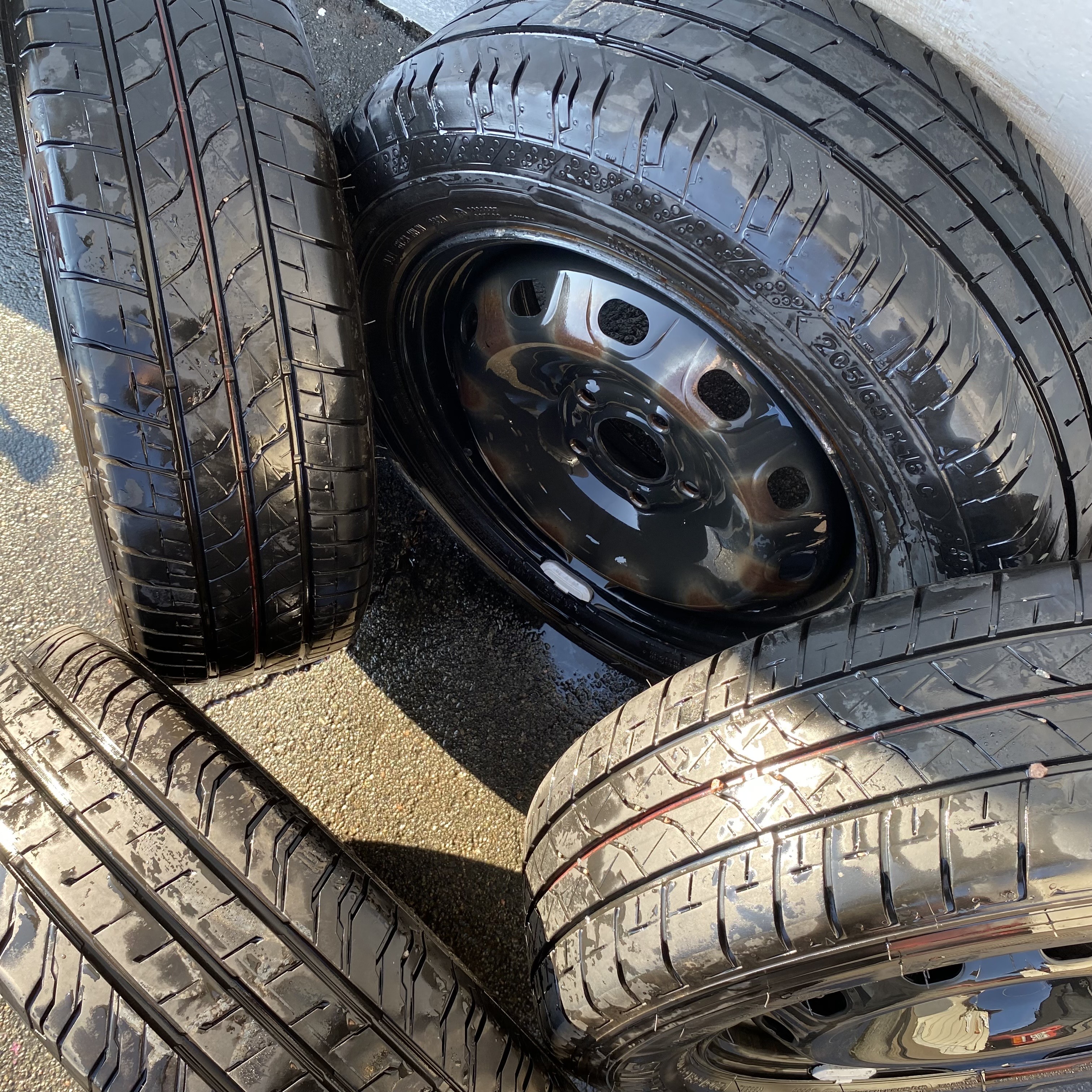 Kompletta Sommarhjul | 16" OPEL VIVARO | 5x114.3 6x16 ET50 66.1 + 2 st 205/65 R16C 107/105T Continental ContiVanContact 200 | V38-2021 | 8.4mm | 7.8mm + 2 st 205/65 R16C 107/105T Bridgestone Duravis R660 Eco | V40-2022 | 6.6mm | 5.8m - 5