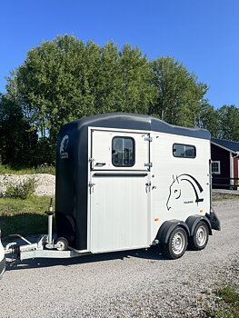 Hästtransport CHEVAL LIBERTÉ TOURING 2019 (PRISSÄNKT)