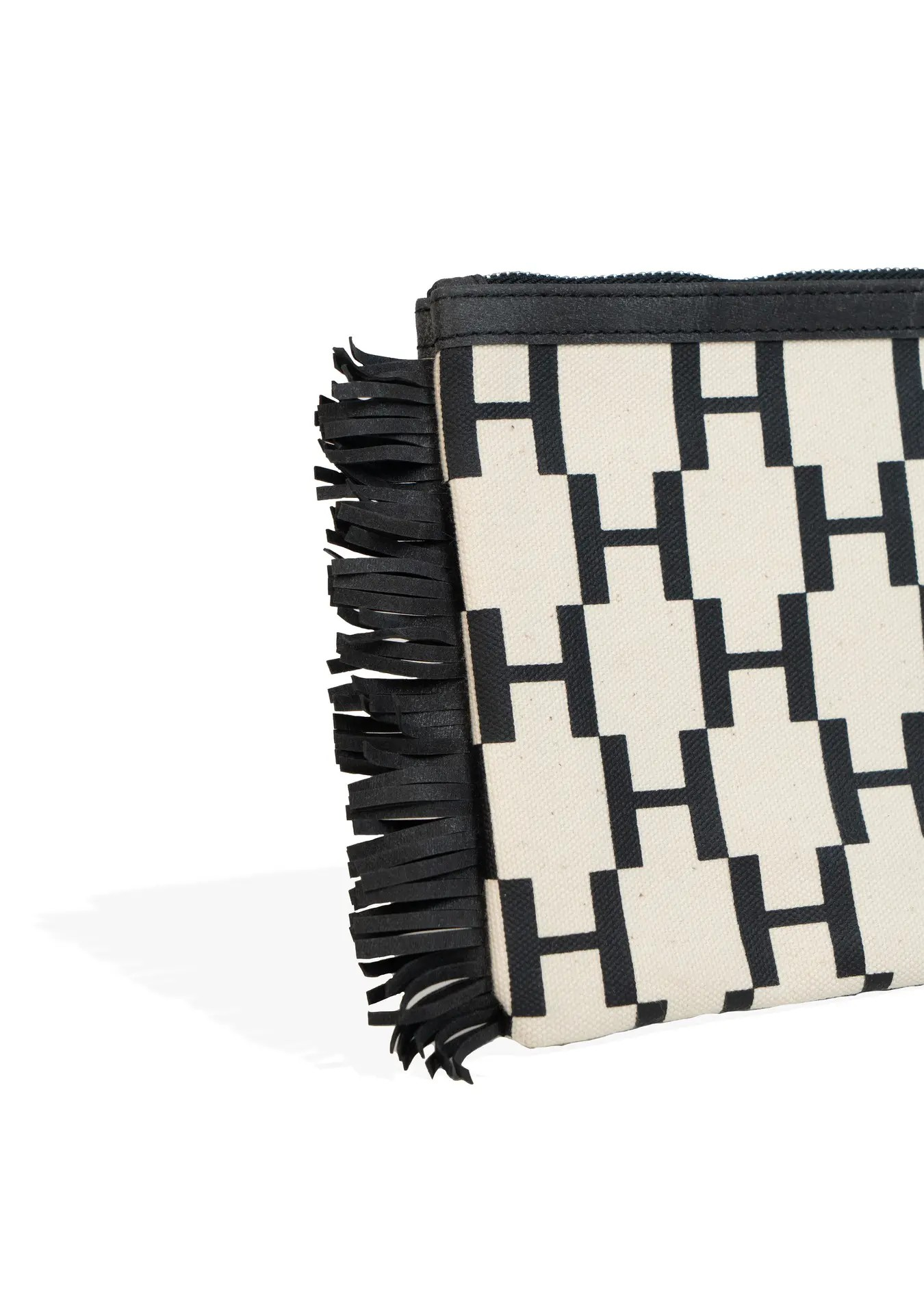 Monica Pouch - Hést
