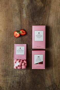 Strawberry almonds 150g