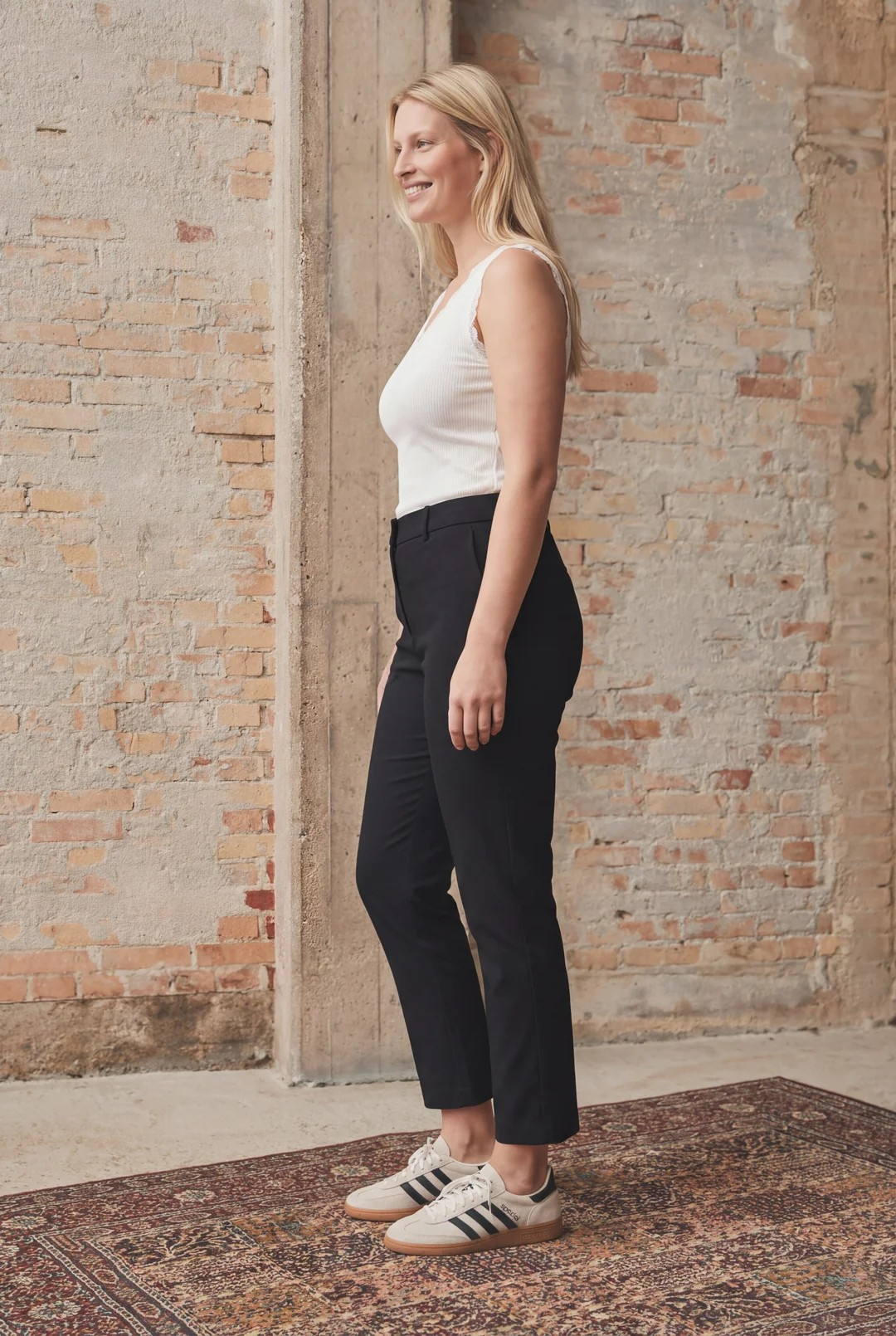 Highwaist Chino - Black - Isay