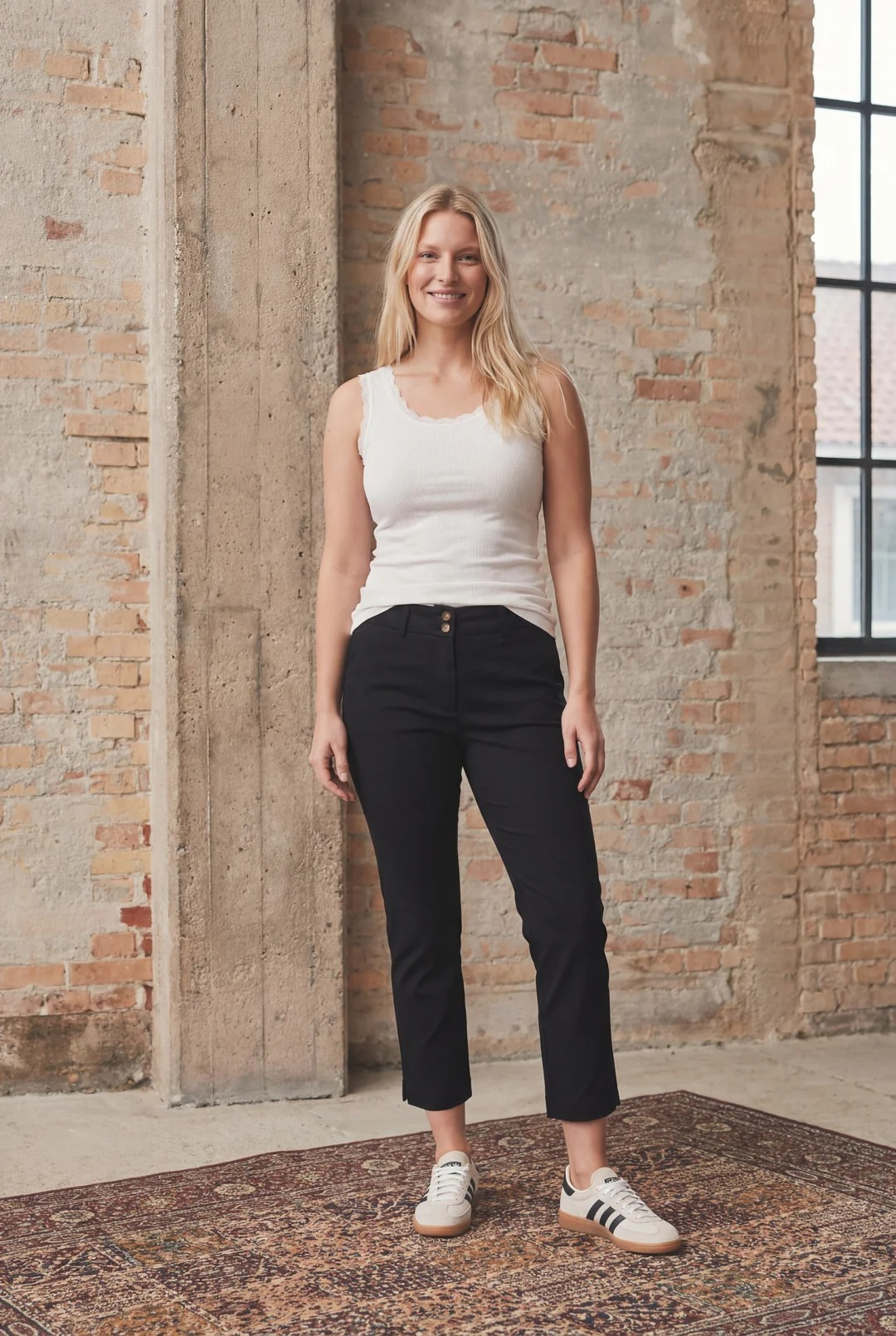 Highwaist Chino - Black - Isay