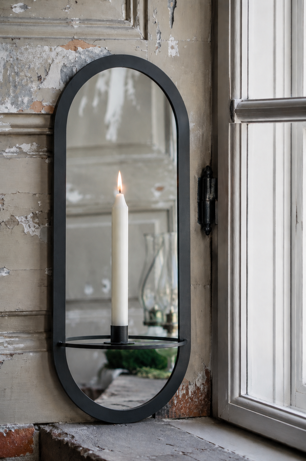 Wall-mounted candle holder/mirror sconce, black, 15x10x35 cm