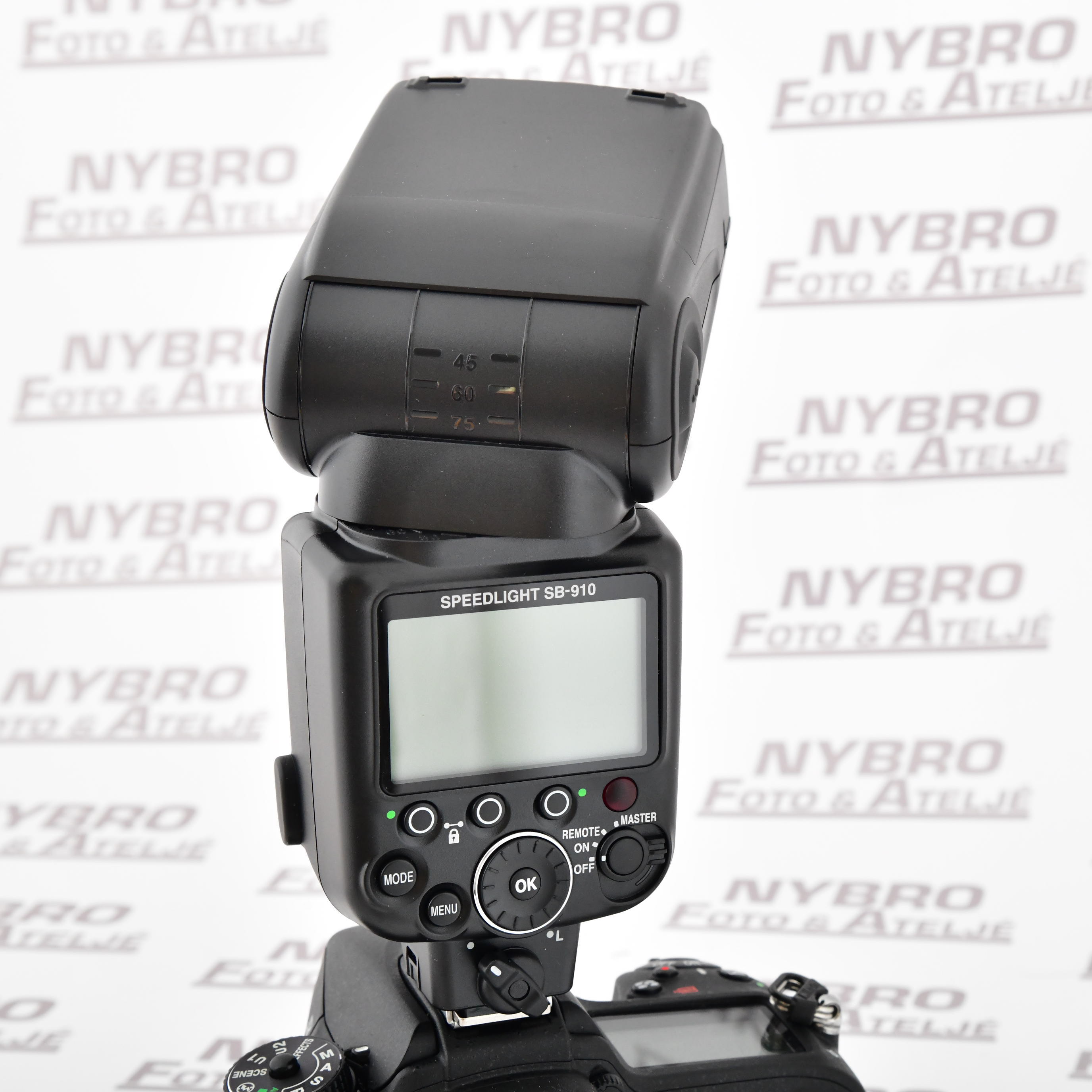 Nikon Speedlight SB-910 - 2