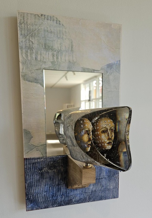 Display Janus Yellow Infinitum 