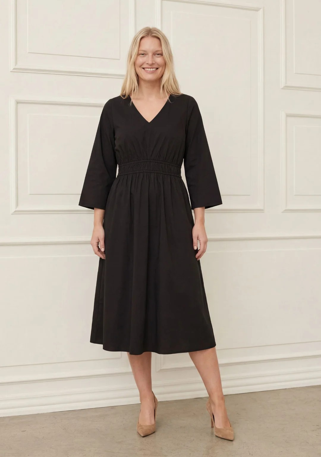 Sigga Sleeve Dress - Black - Isay