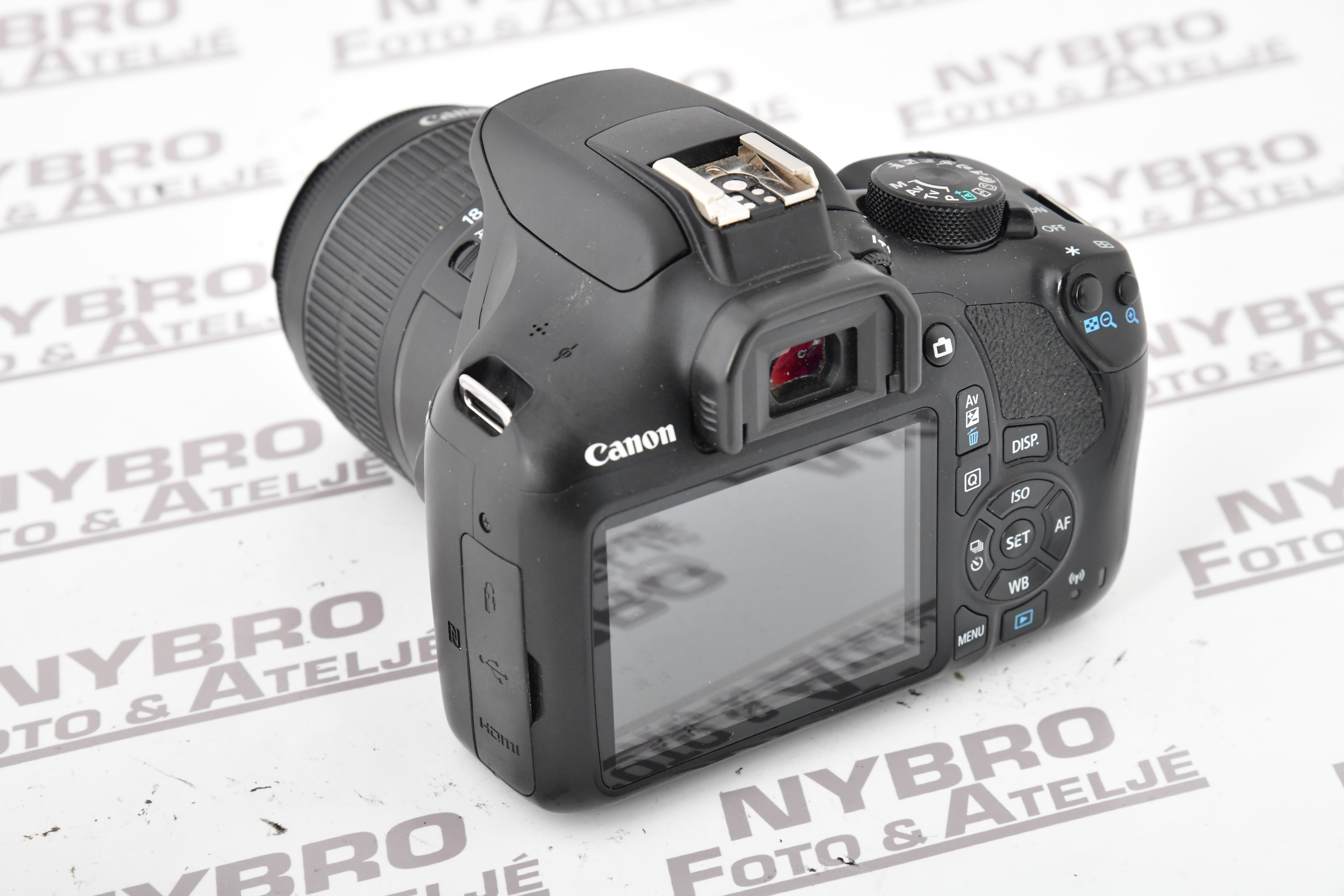 Canon EOS 1300D + 18-55/3,5-5,6 III - 2