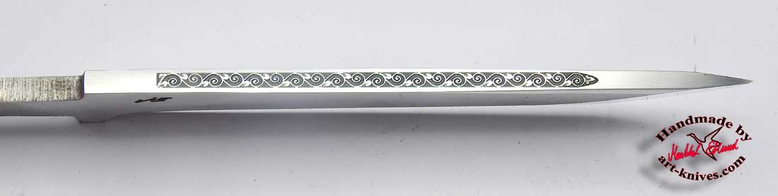 Knife blade 24 Engraved on the back