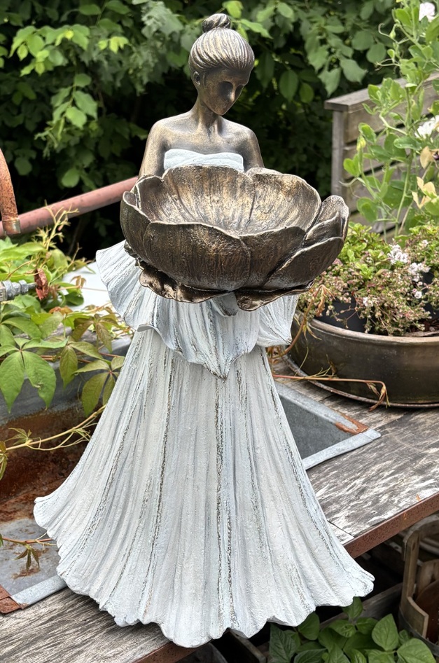 Trädgårdsdam med blomma  Fågelbad Flicka Vit - 56 cm - 2