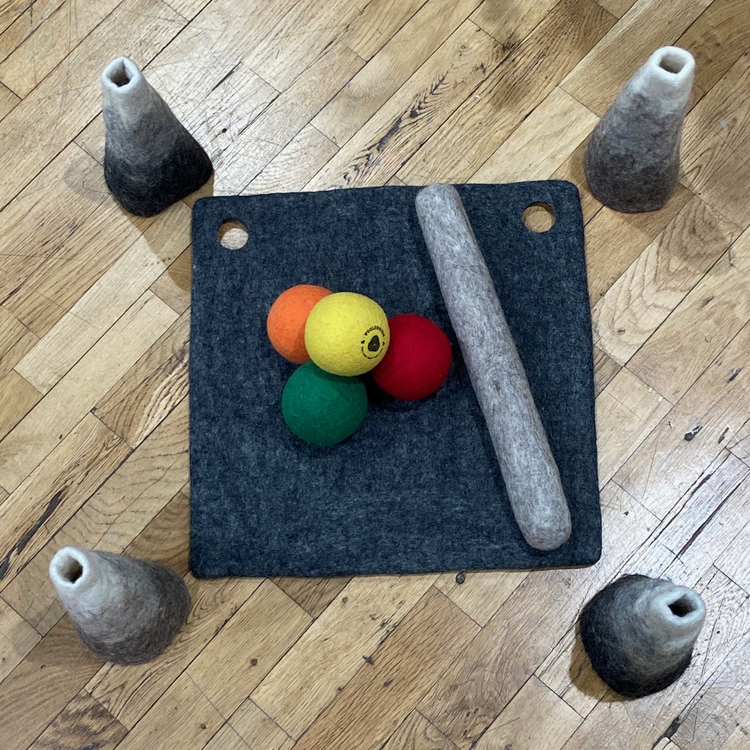 Brännbollspel helt av ull! - 3