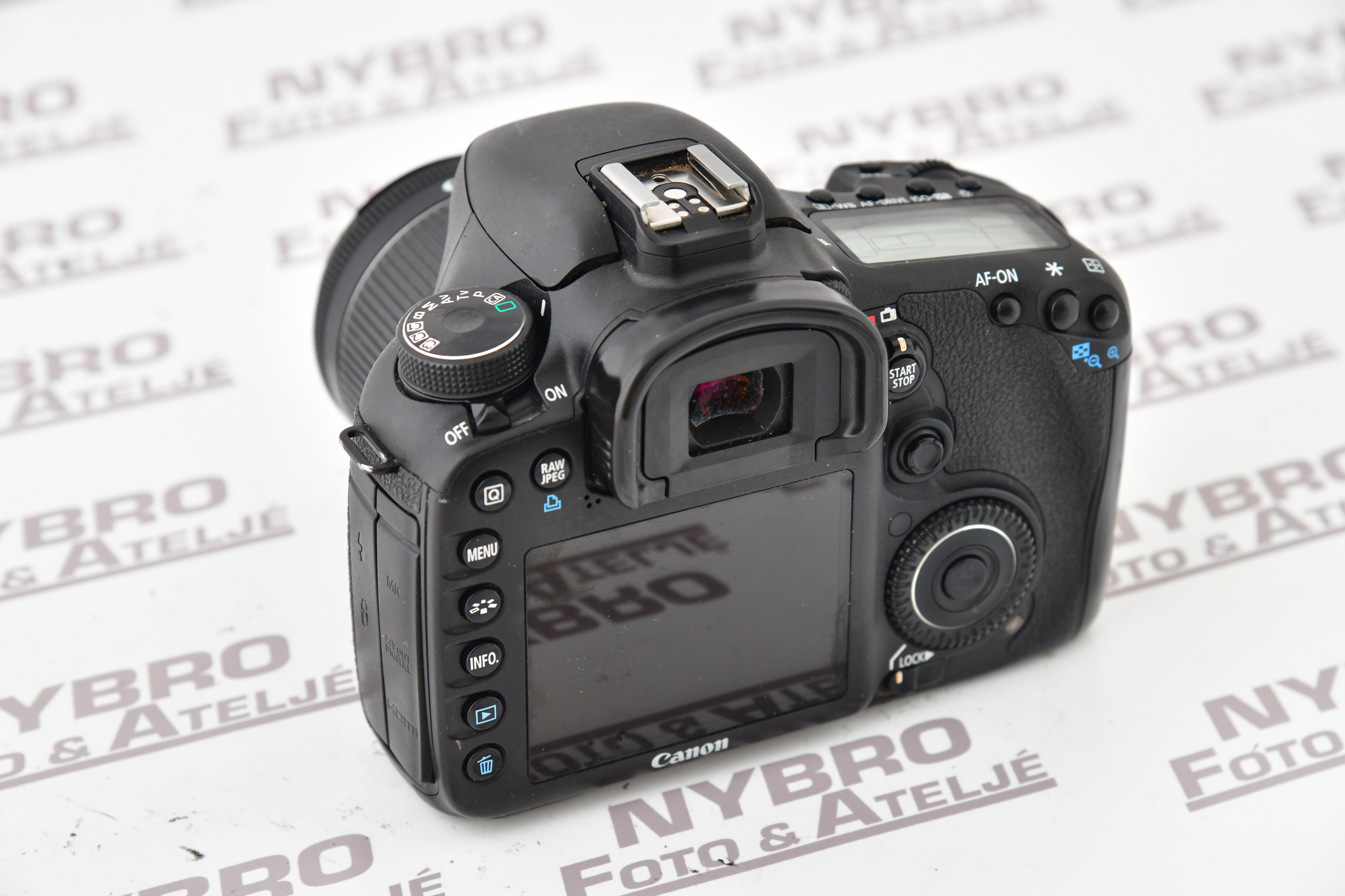 Canon EOS 7D + 18-55/4-5,6 IS STM  - 2
