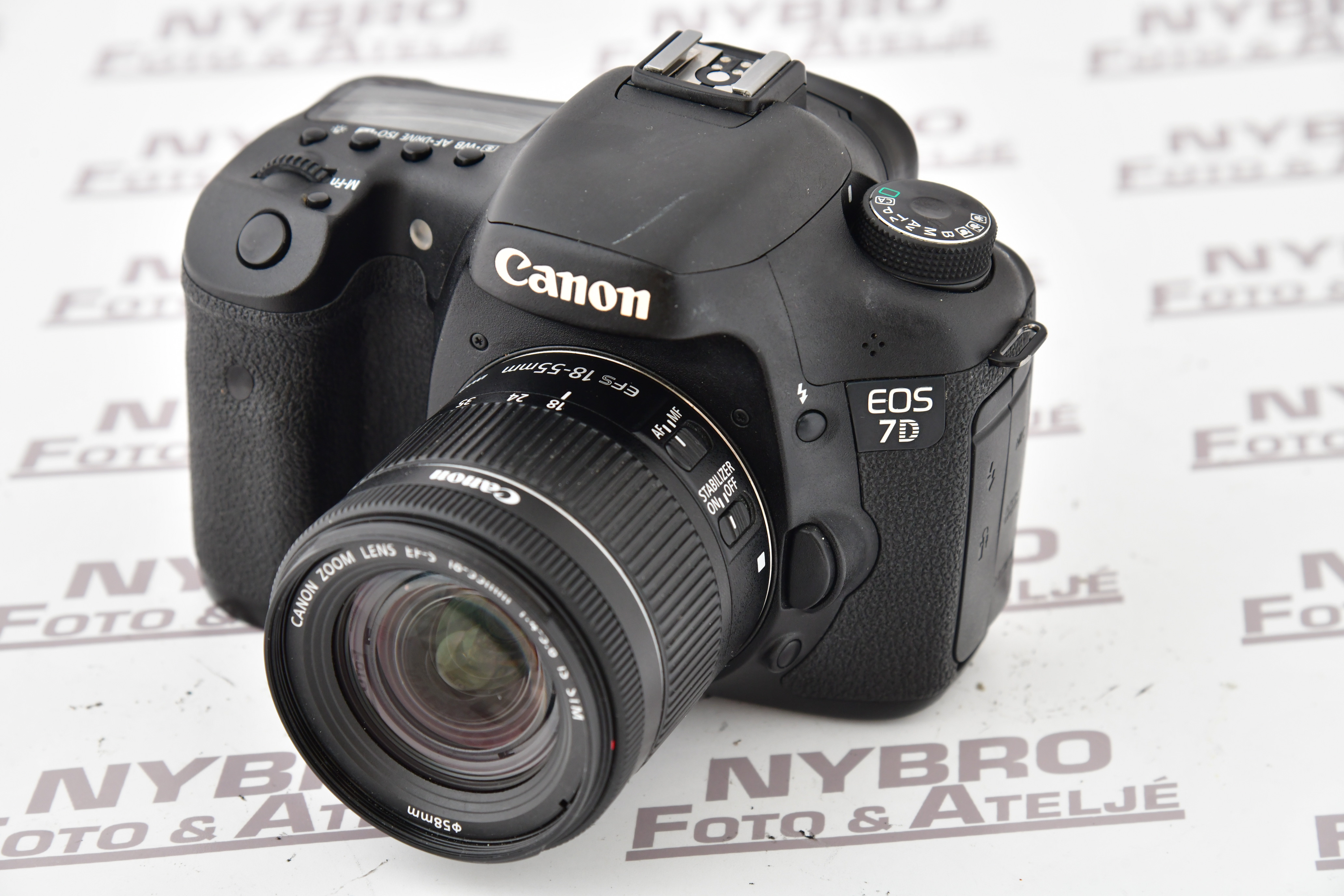 Canon EOS 7D + 18-55/4-5,6 IS STM 