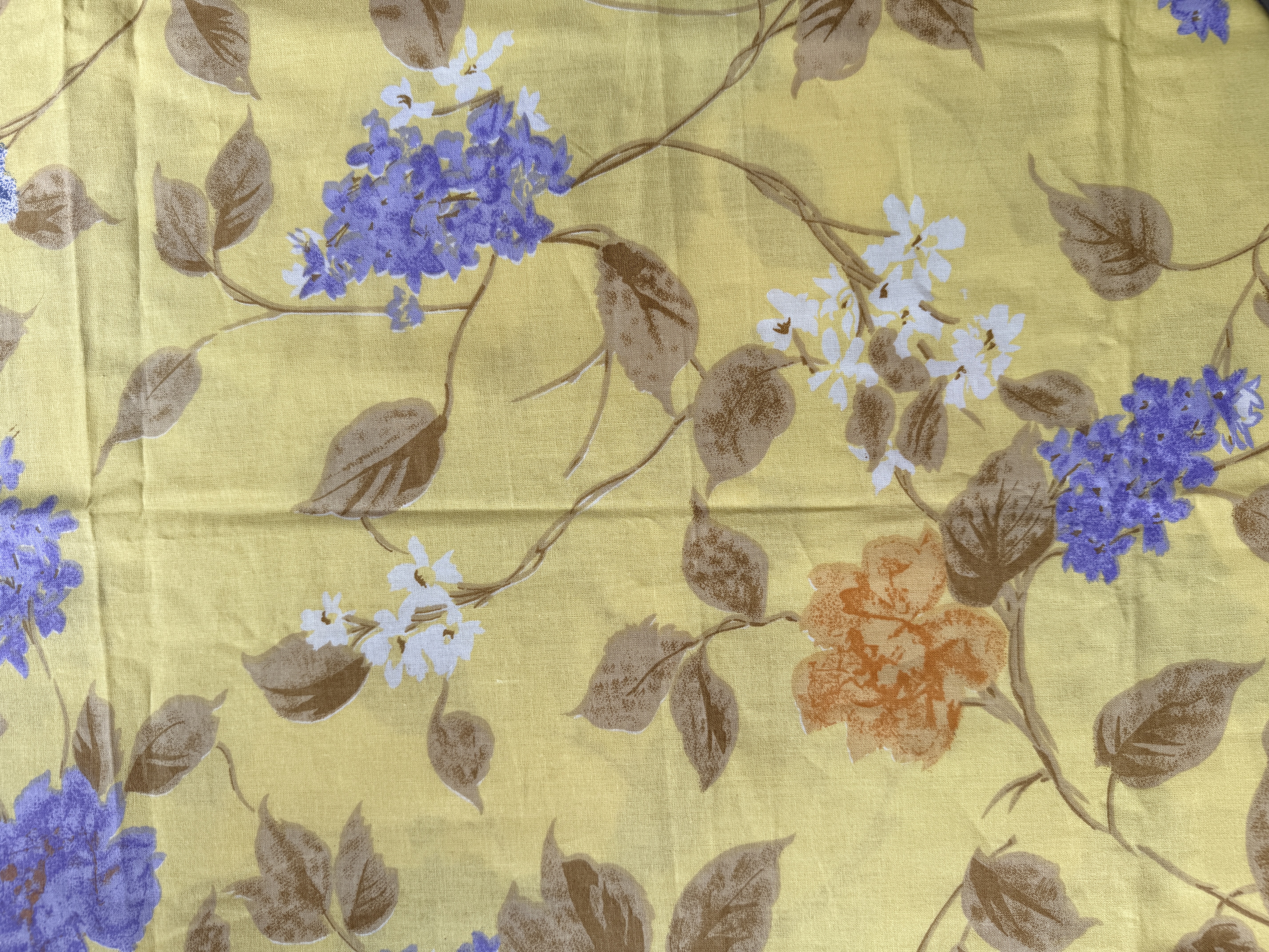 Vintagetyg -  bomull, gult m blomtryck, stor bit