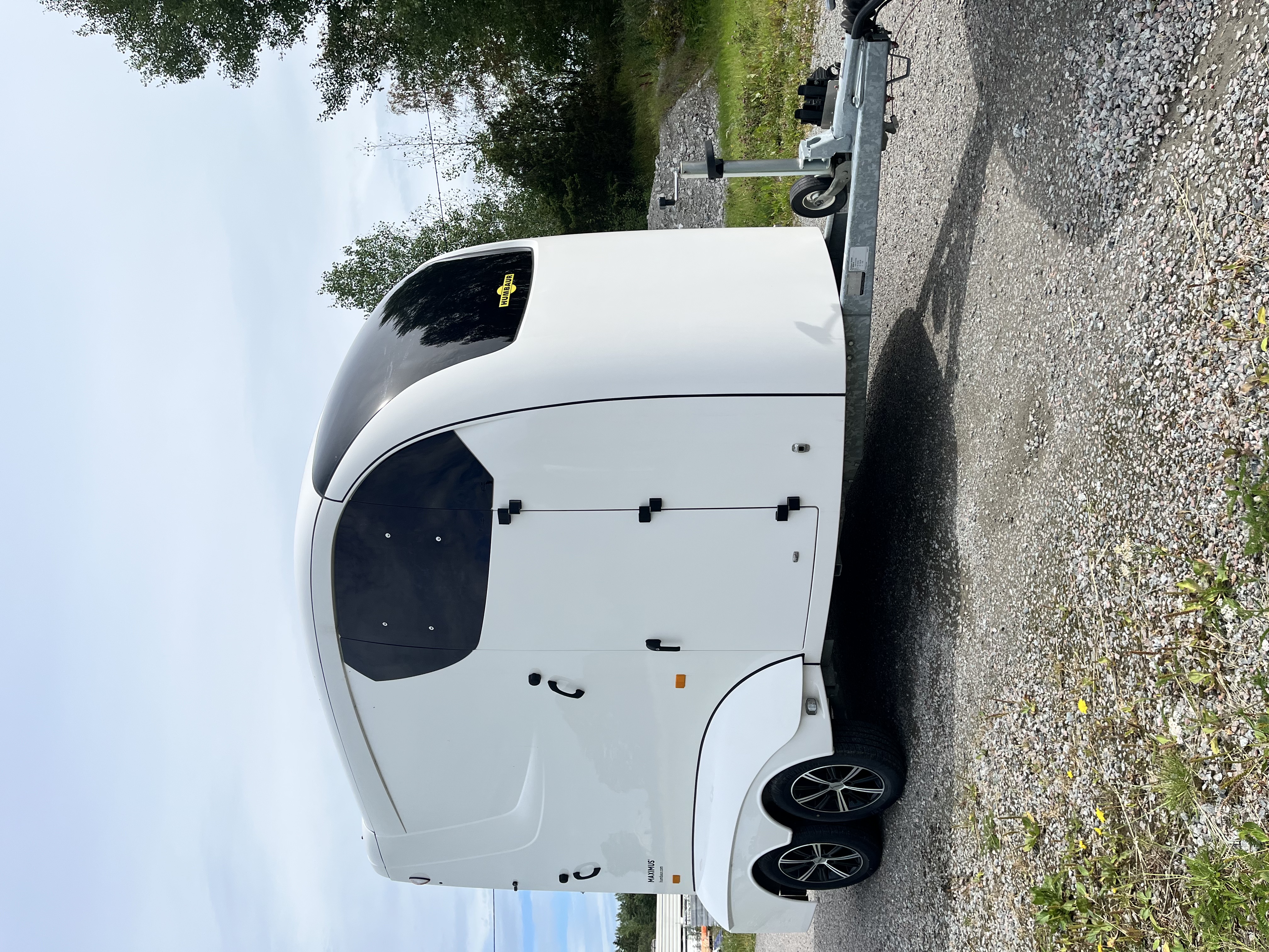 Hästtransport HUMBAUR MAXIMUS II S 2022 (PRISSÄNKT) (FRI frakt) - 2