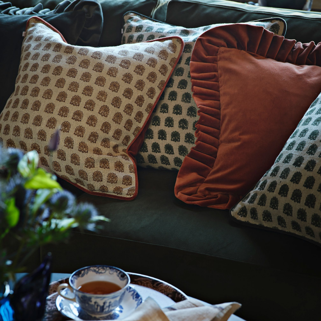 Chamois Kuddfodral Velvet With Ruffle Amber - 45x45cm - 2