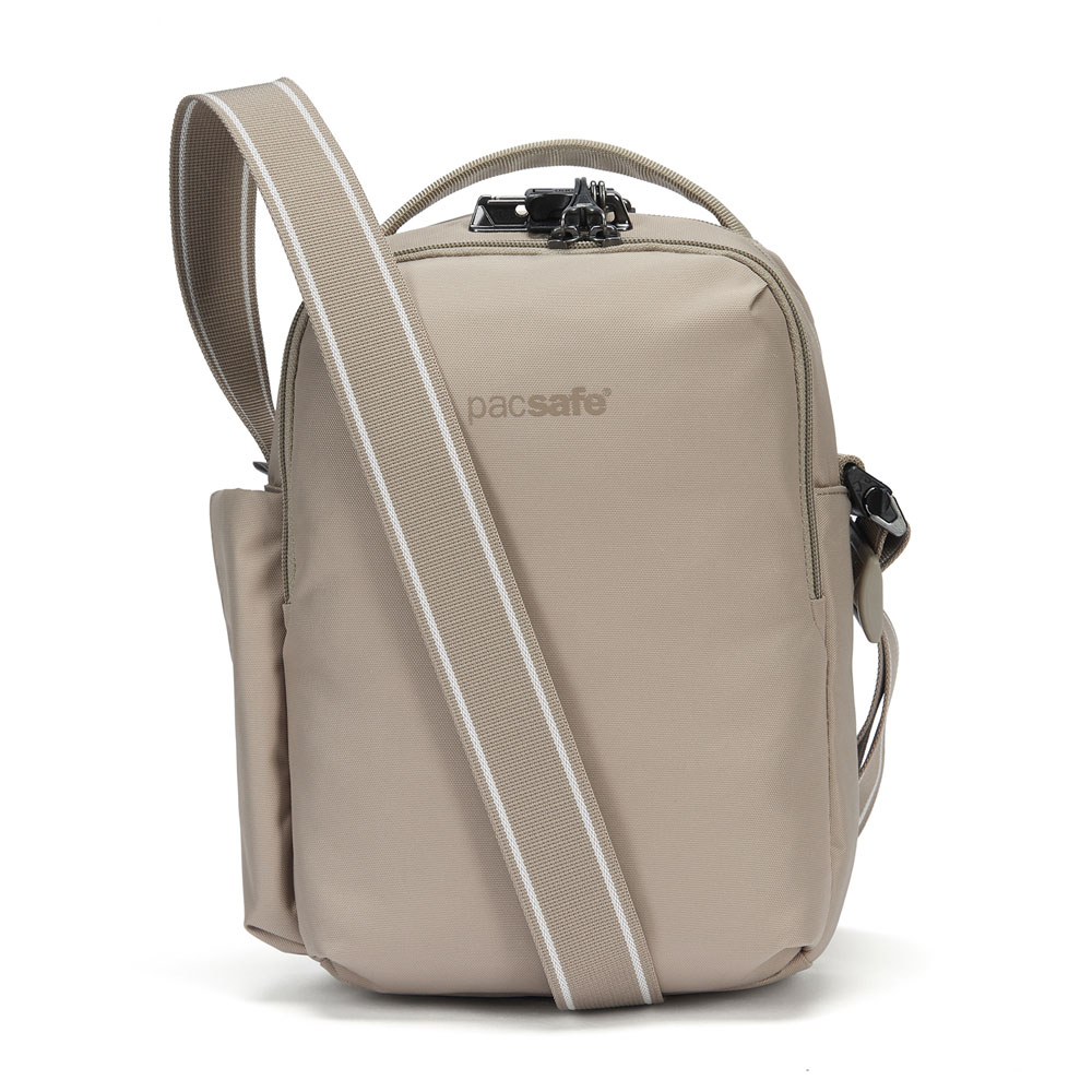 Stöldsäker axelremsväska - PACSAFE V Tour Crossbody Beige