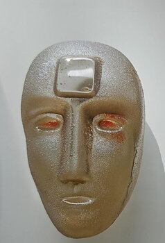 Big Brains Look into Golden Amber